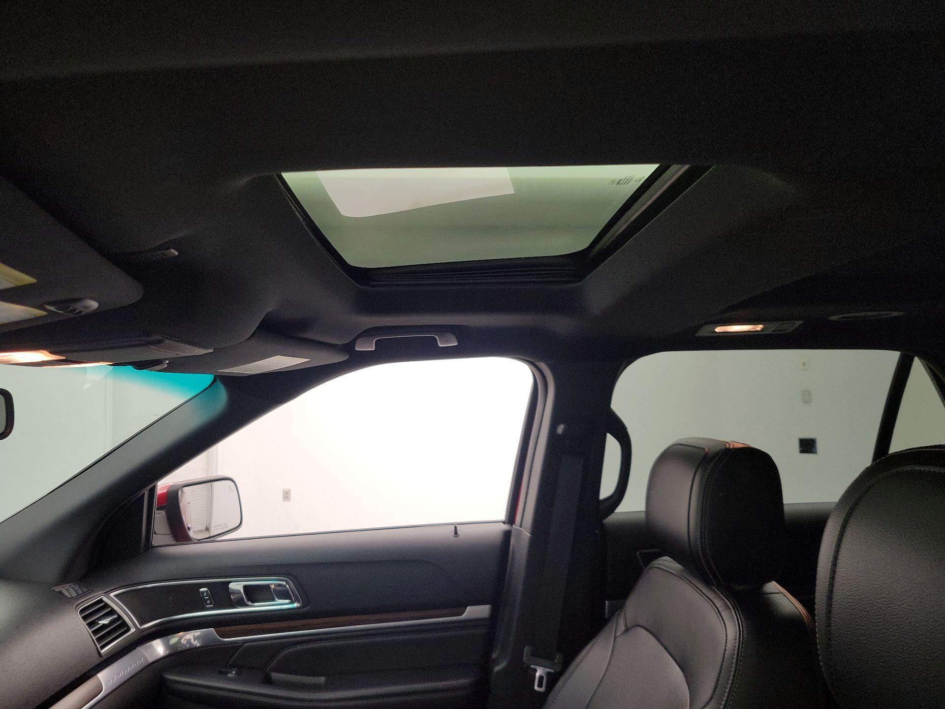 Thumbnail: 2016 Ford Explorer - 20