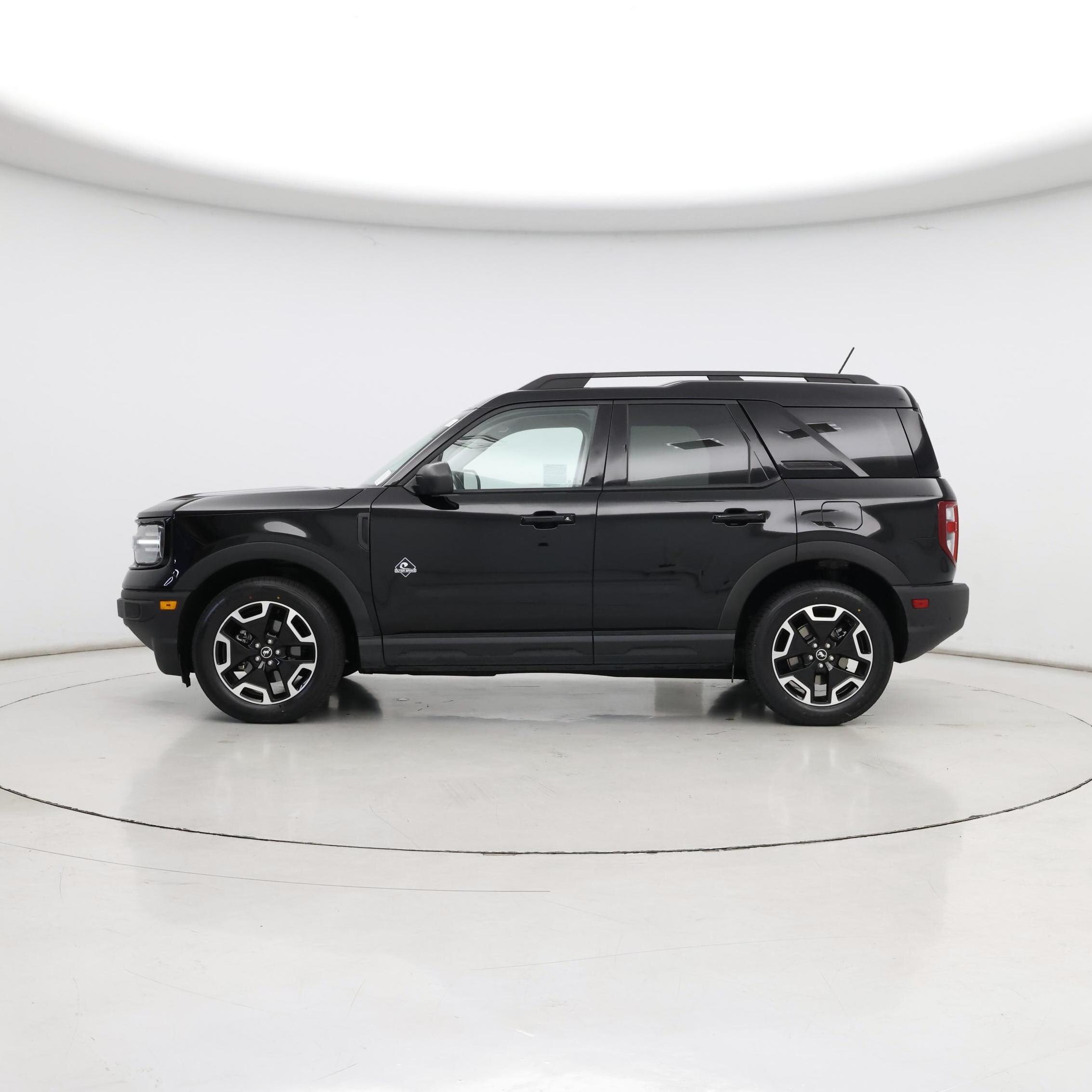 Thumbnail: 2021 Ford Bronco Sport - 3