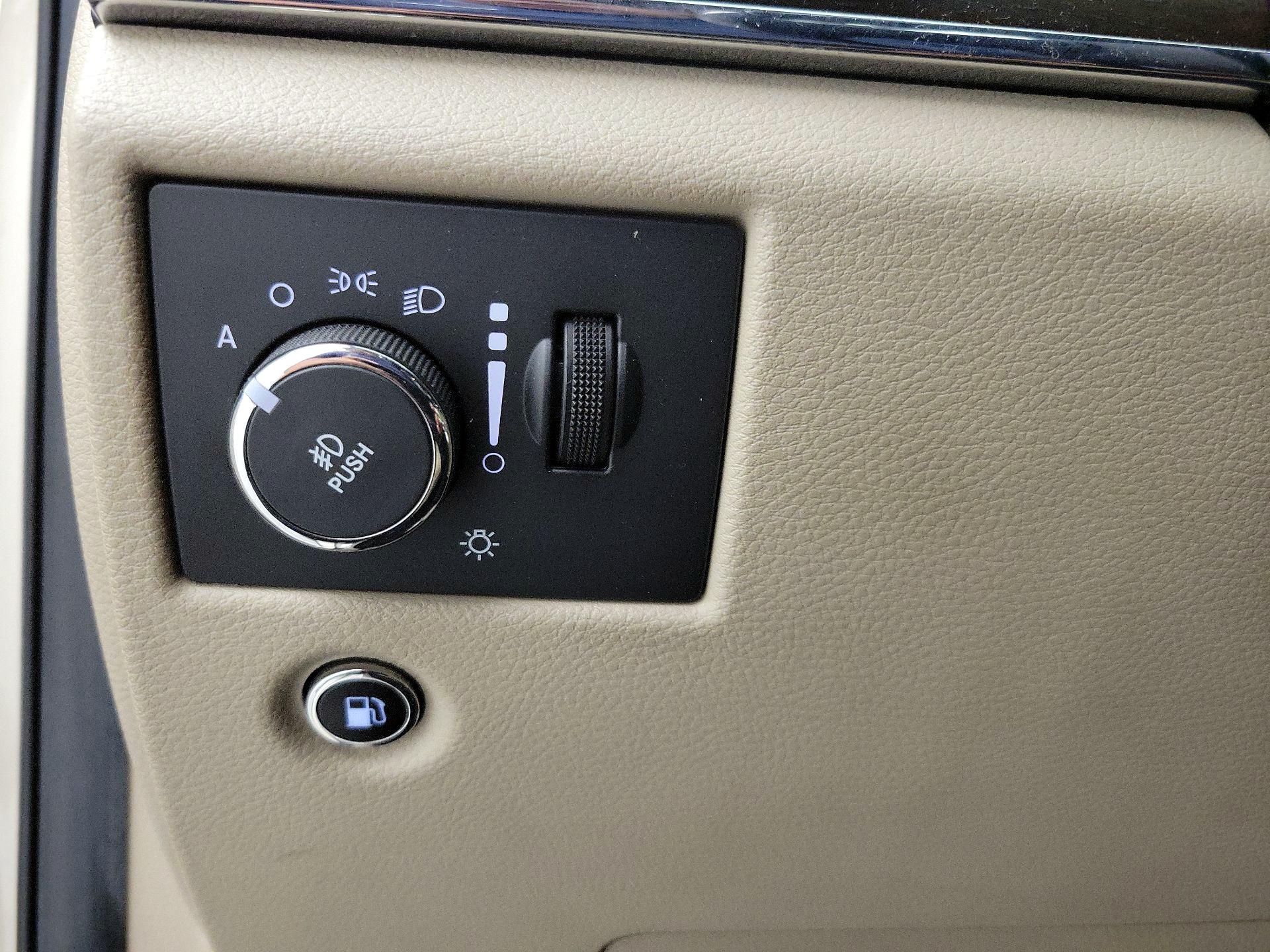 Thumbnail: 2015 Jeep Grand Cherokee - 13