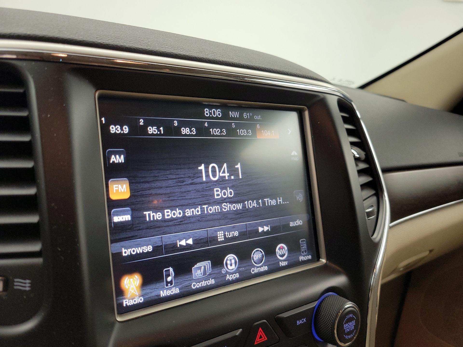 Thumbnail: 2015 Jeep Grand Cherokee - 15