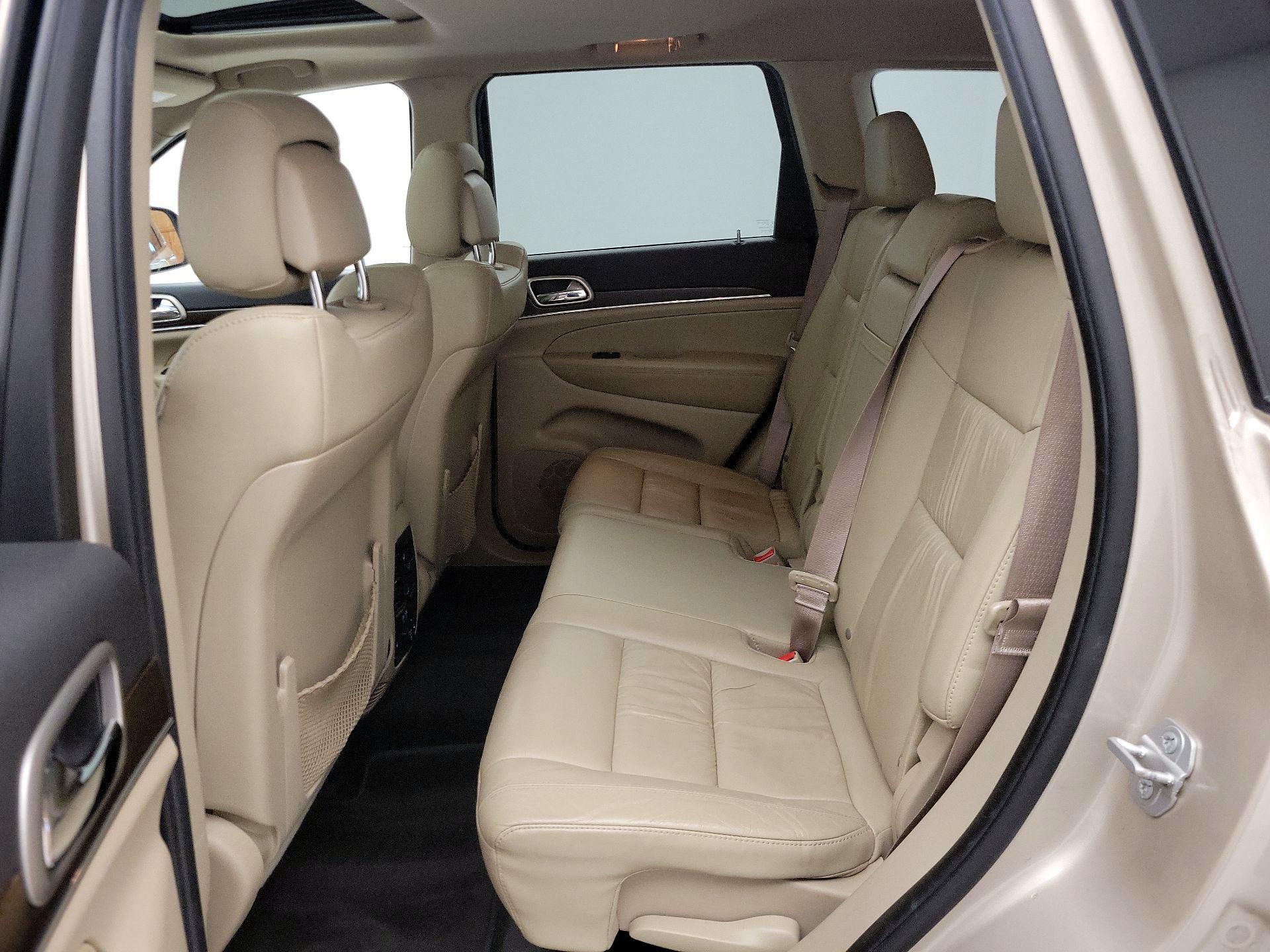 Thumbnail: 2015 Jeep Grand Cherokee - 20