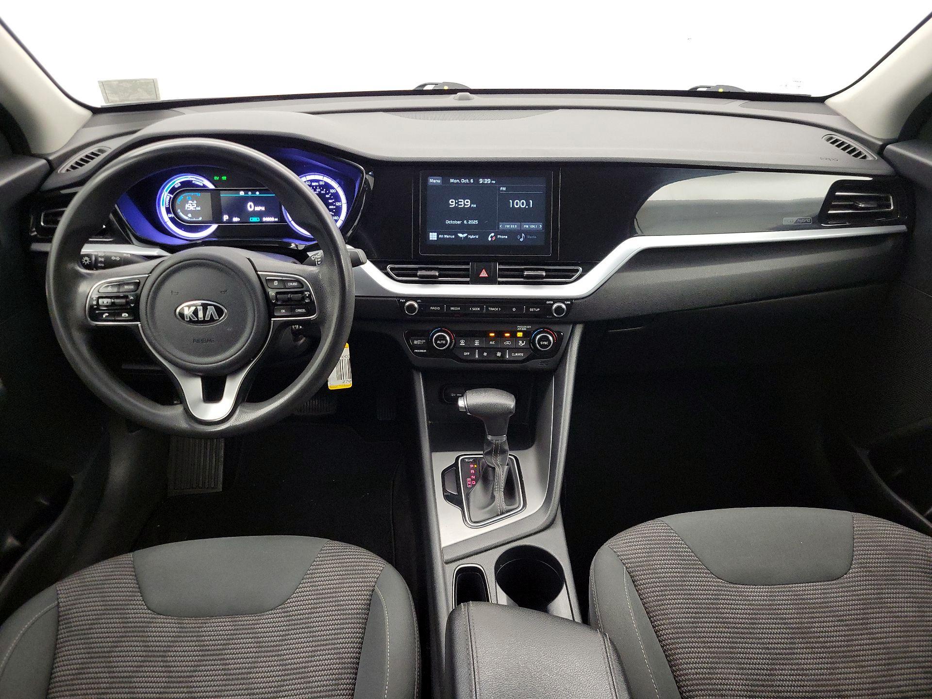 Thumbnail: 2020 Kia Niro - 9
