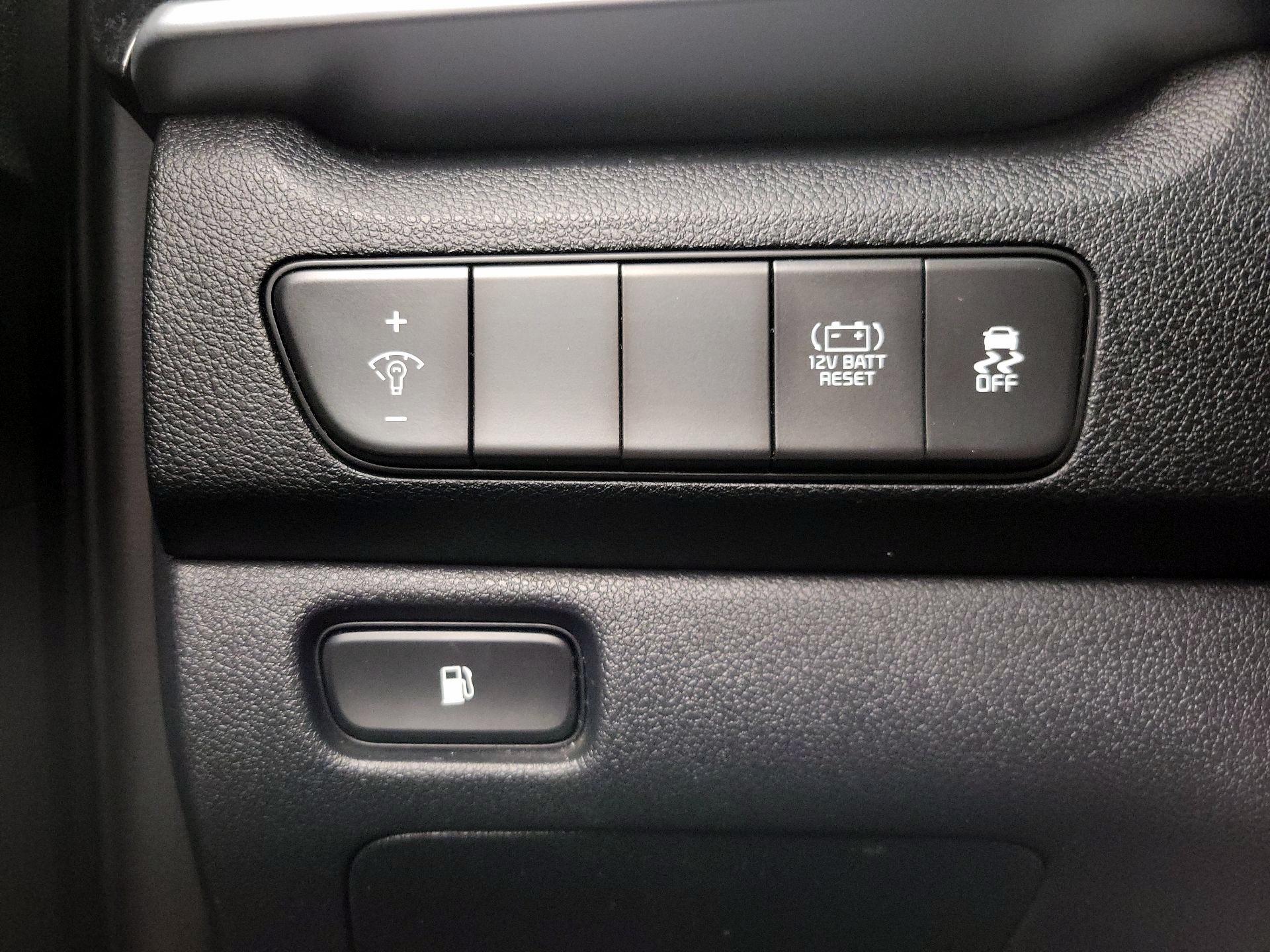 Thumbnail: 2020 Kia Niro - 13
