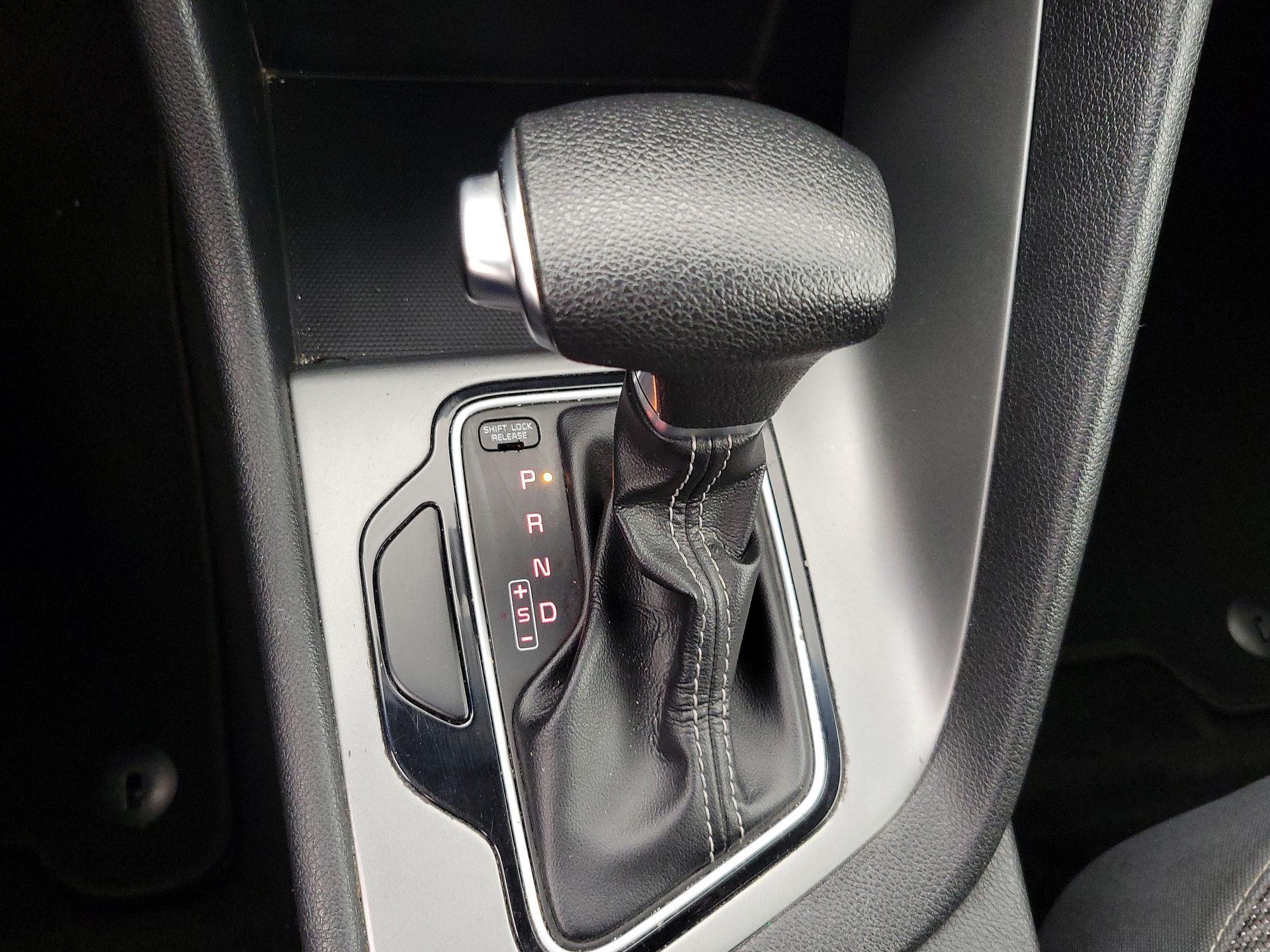 Thumbnail: 2020 Kia Niro - 17