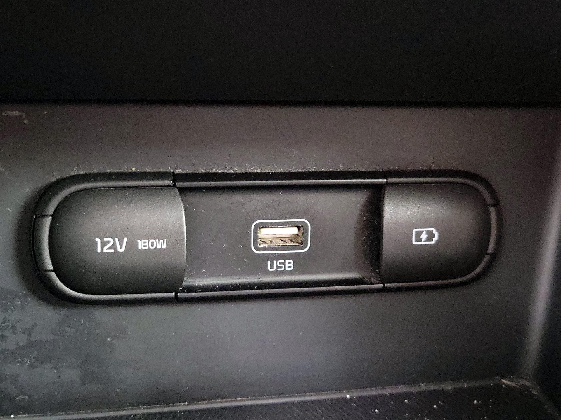 Thumbnail: 2020 Kia Niro - 18