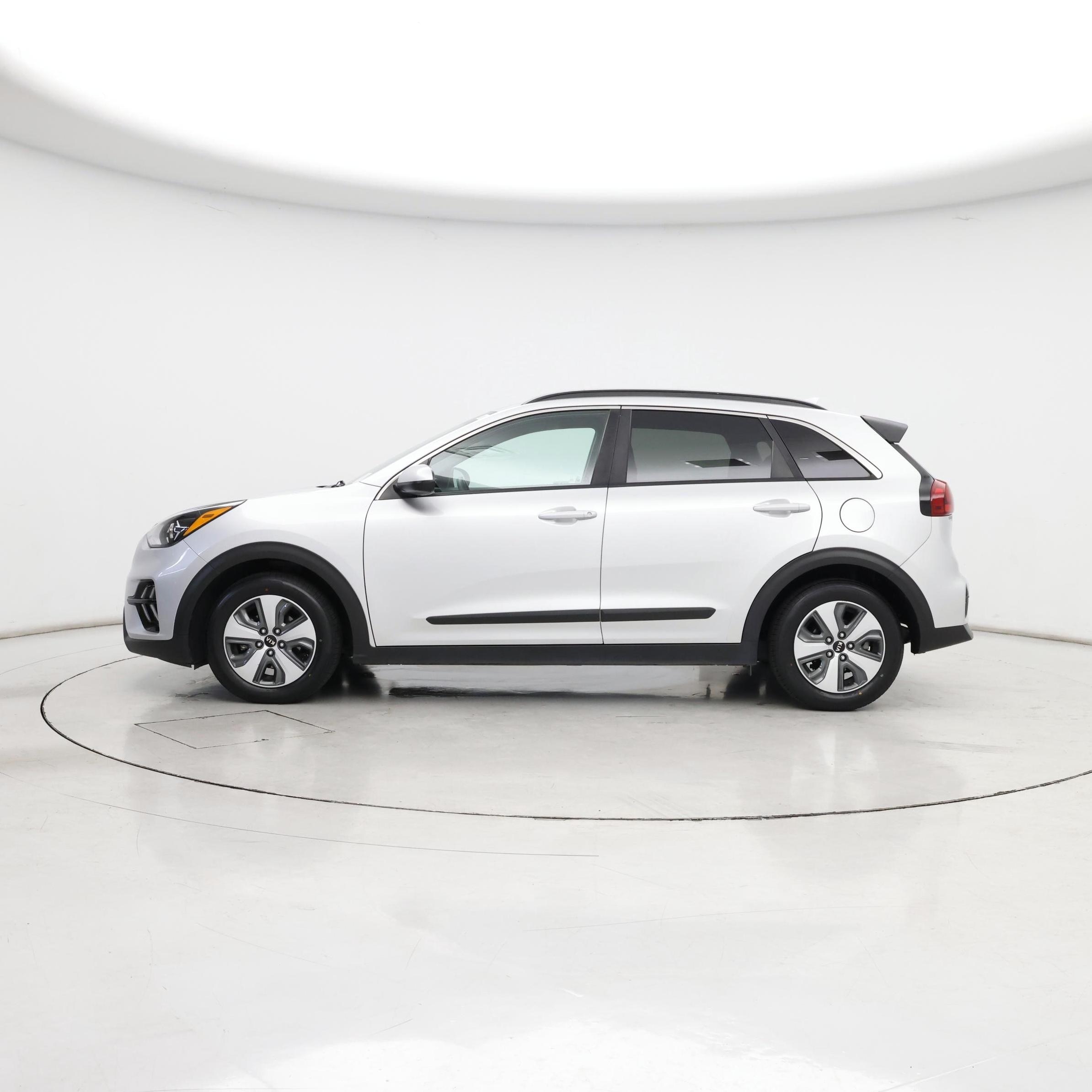 Thumbnail: 2020 Kia Niro - 3