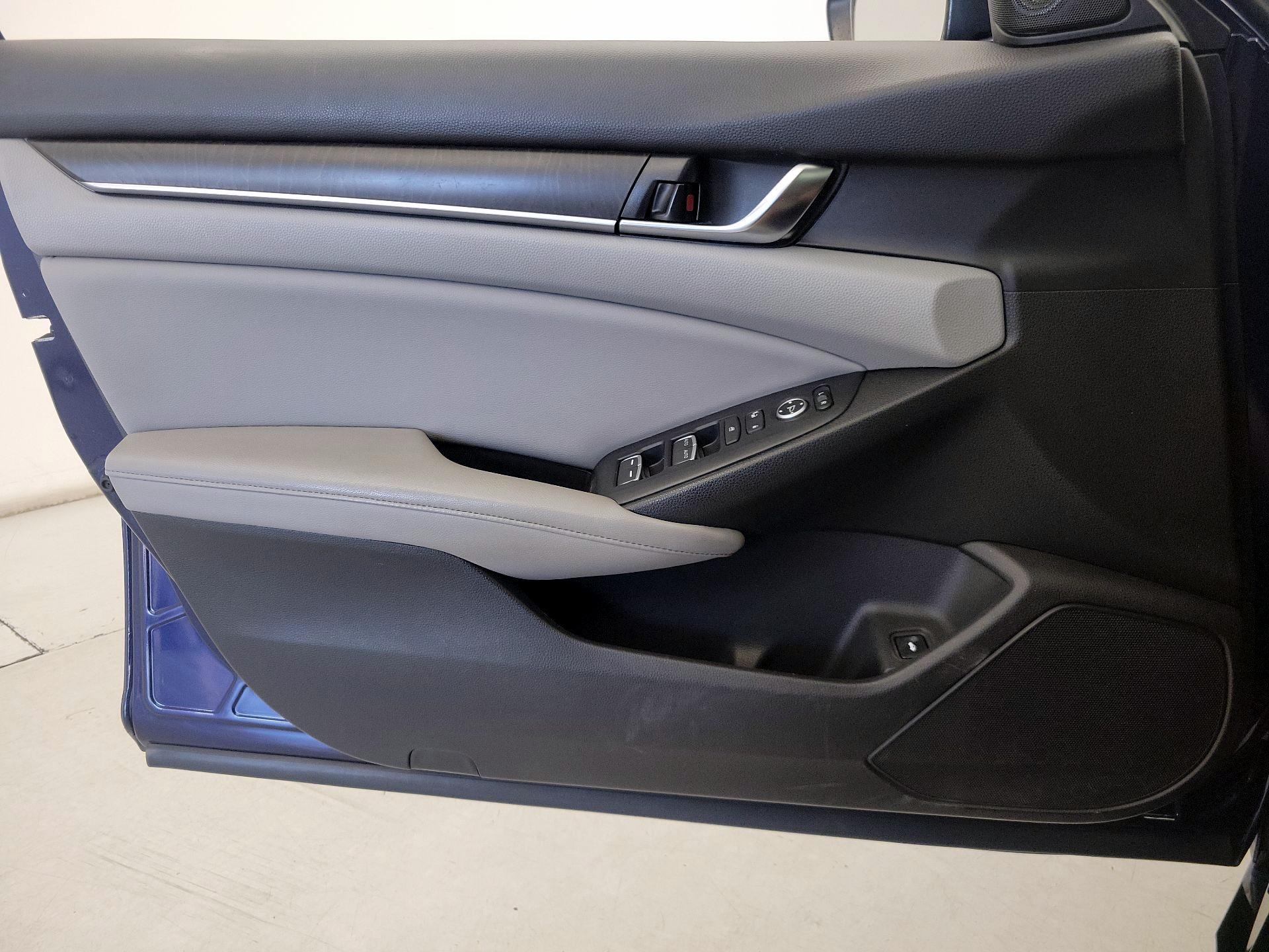 Thumbnail: 2018 Honda Accord - 12