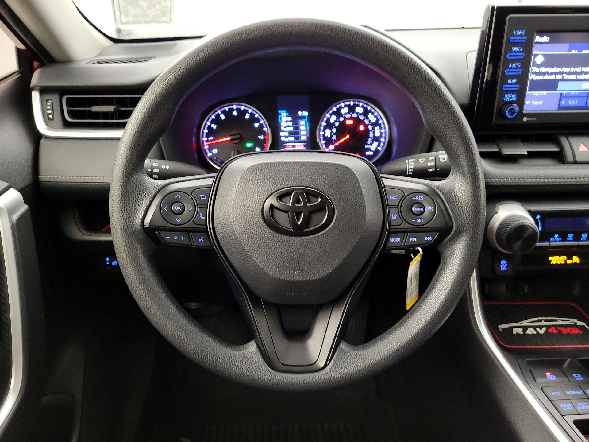 Thumbnail: 2021 Toyota RAV4 - 10