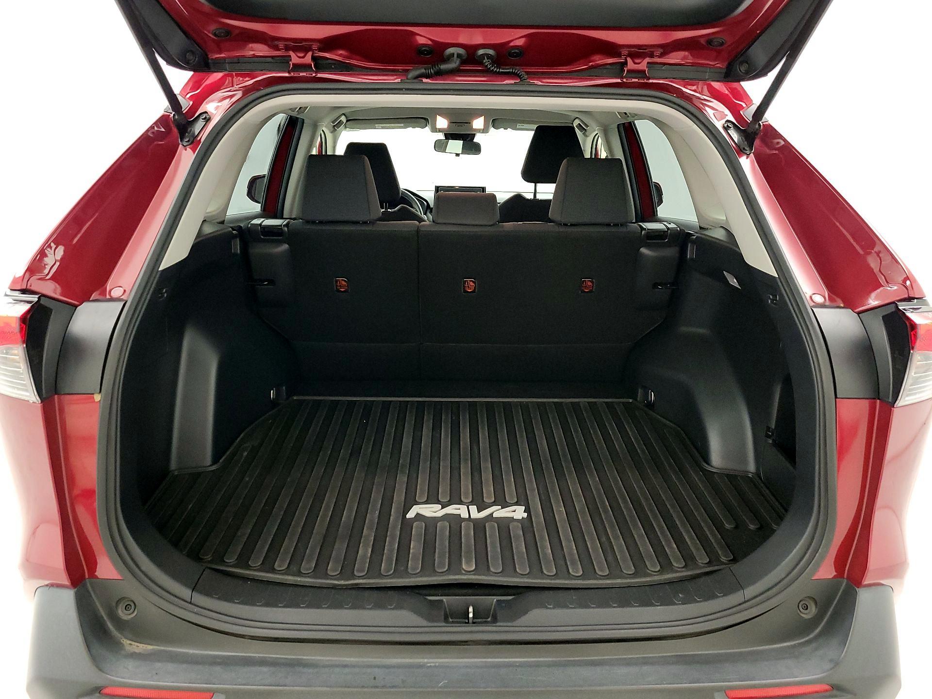 Thumbnail: 2021 Toyota RAV4 - 20
