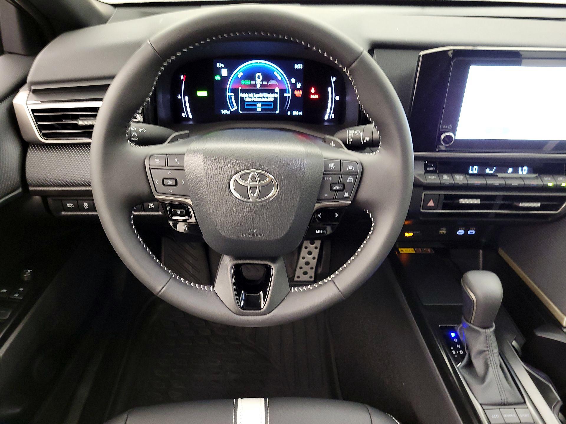 Thumbnail: 2025 Toyota Camry - 10