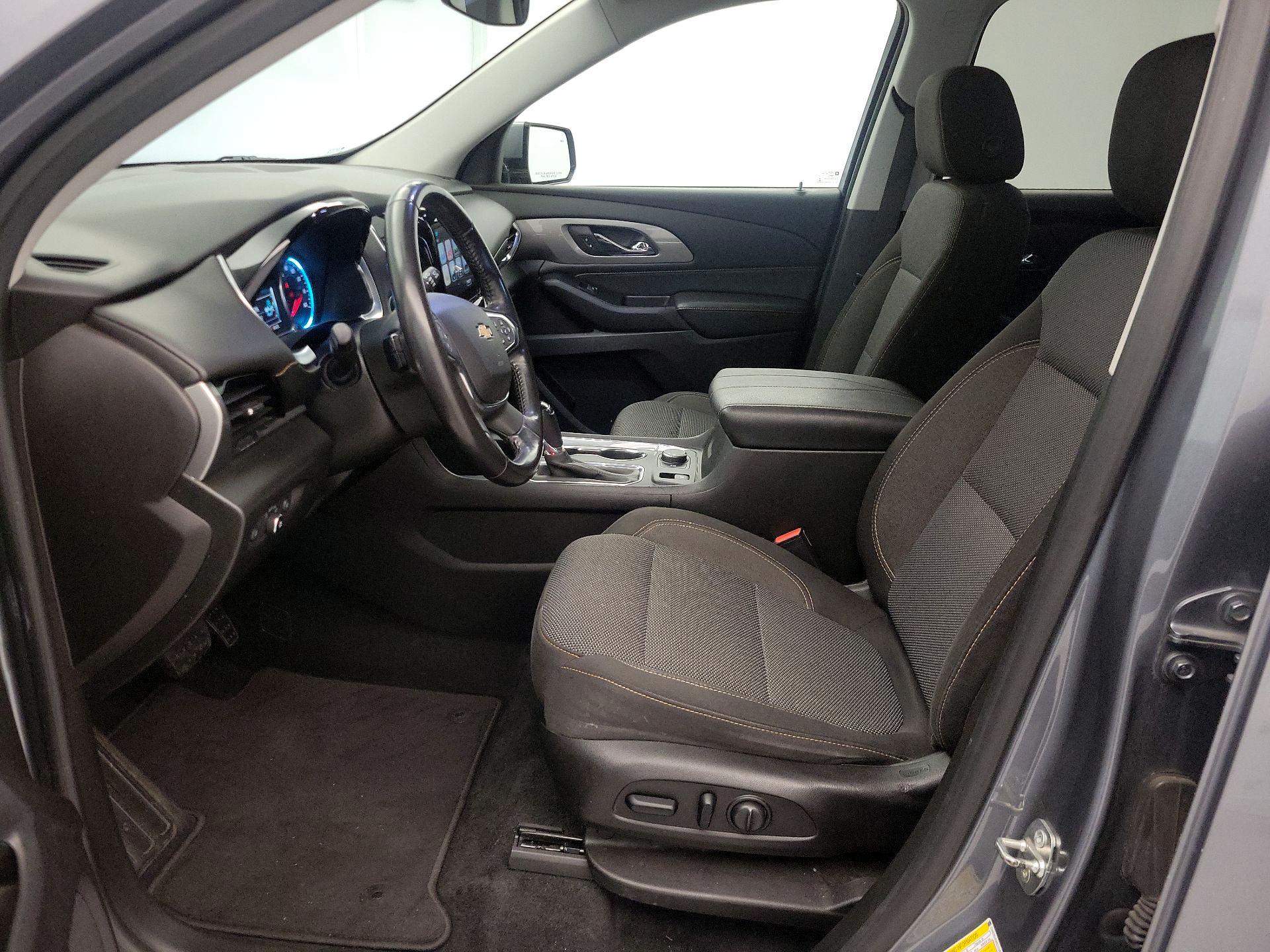 Thumbnail: 2018 Chevrolet Traverse - 11