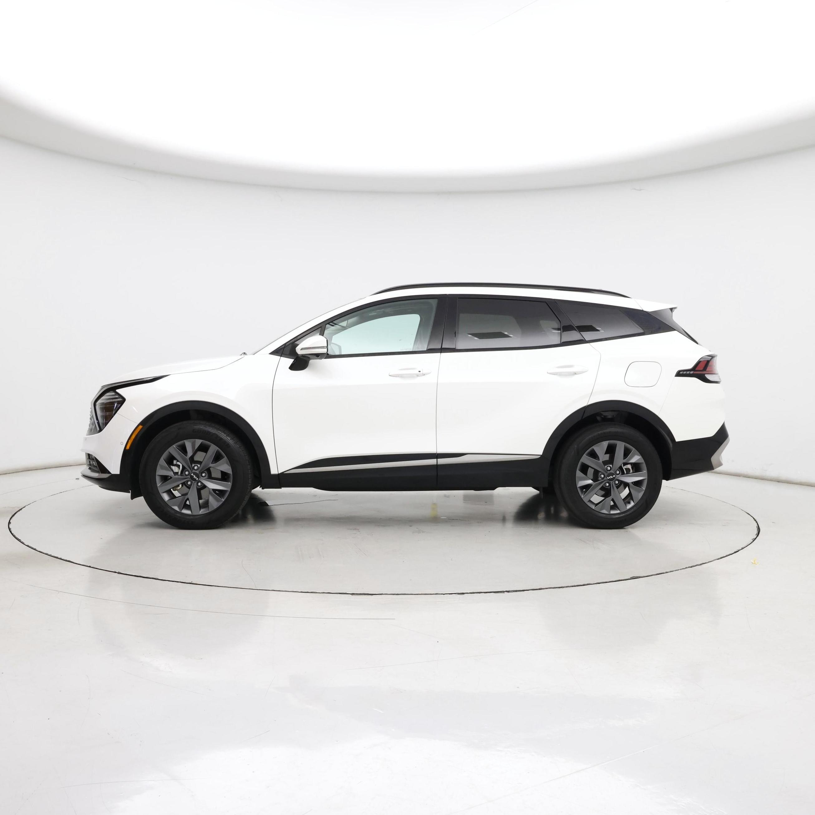 Thumbnail: 2023 Kia Sportage - 3