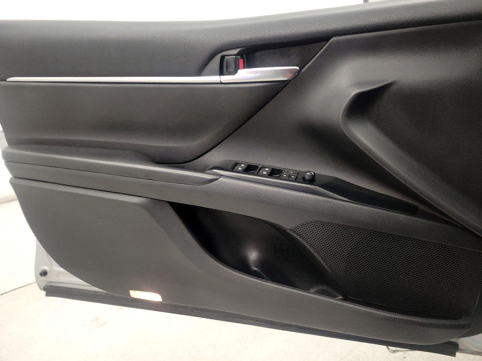 Thumbnail: 2019 Toyota Camry - 12