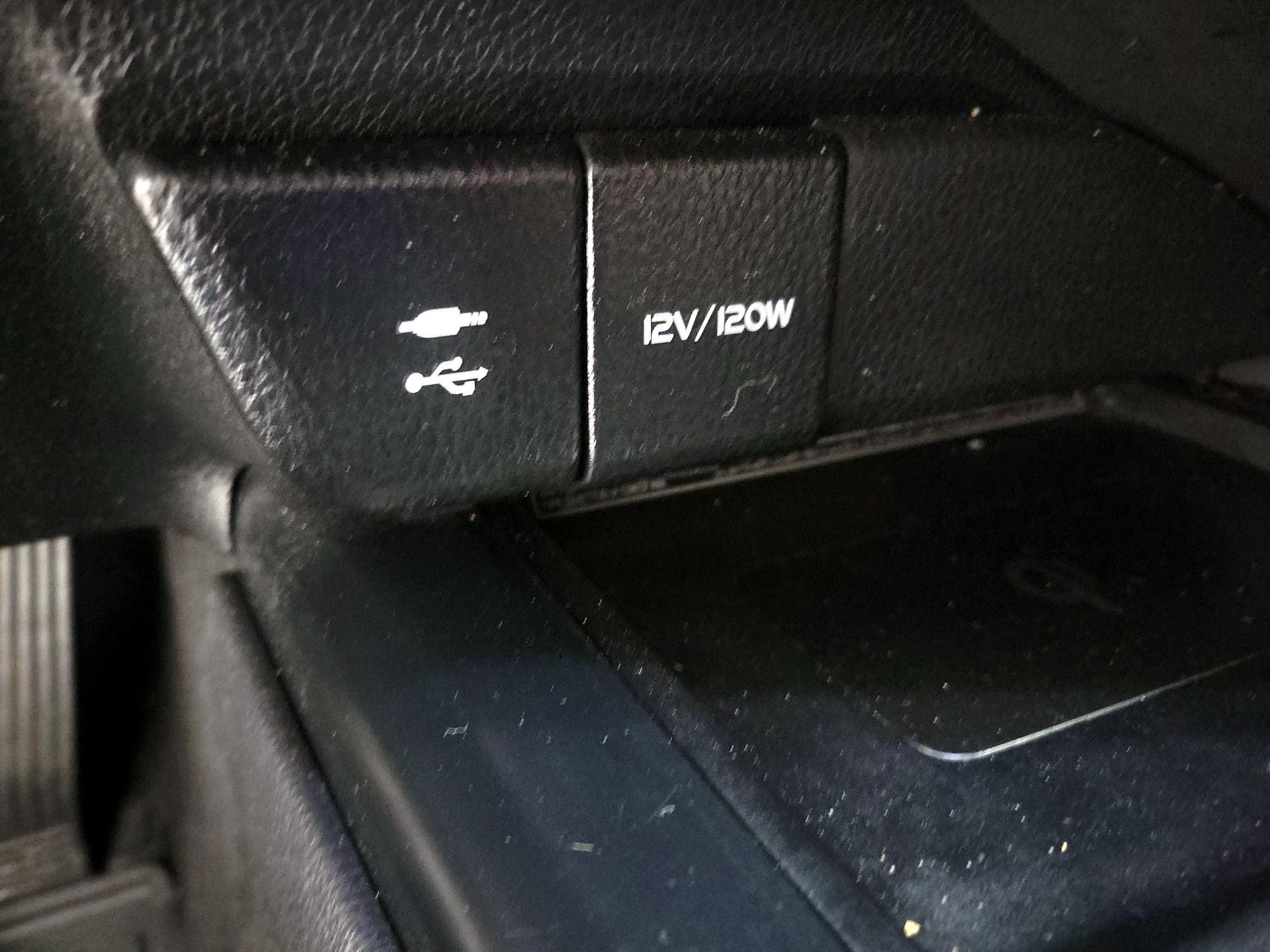 Thumbnail: 2019 Toyota Camry - 18