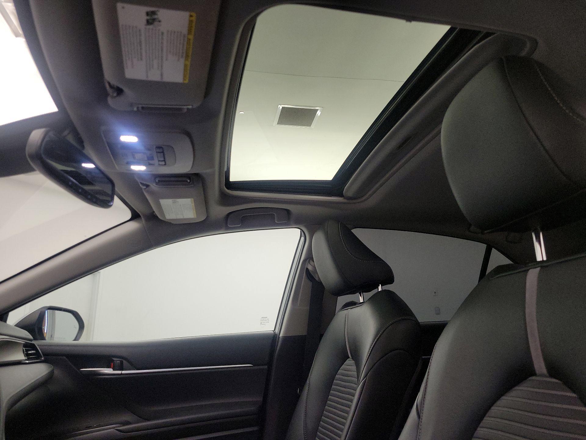 Thumbnail: 2019 Toyota Camry - 19