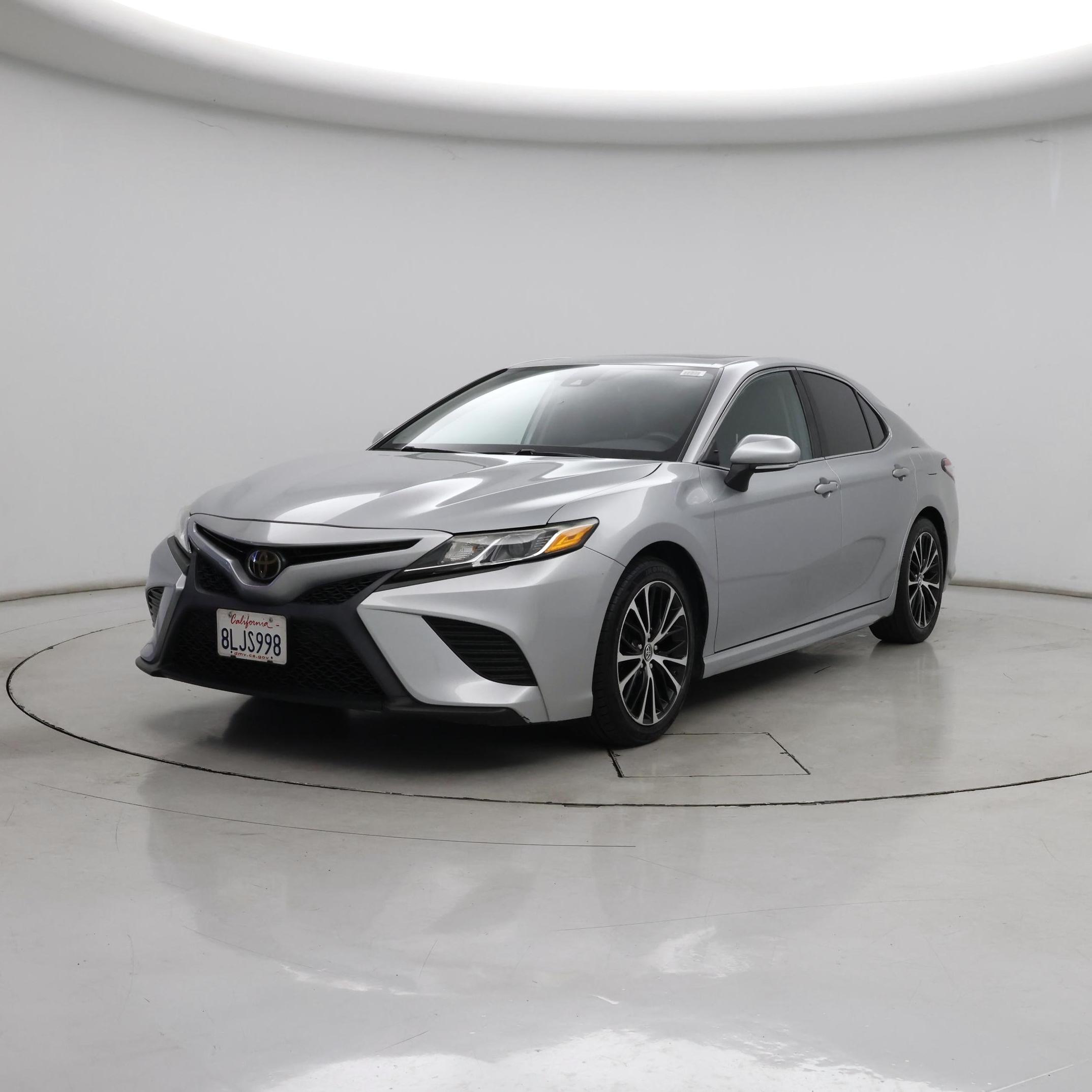 Thumbnail: 2019 Toyota Camry - 4