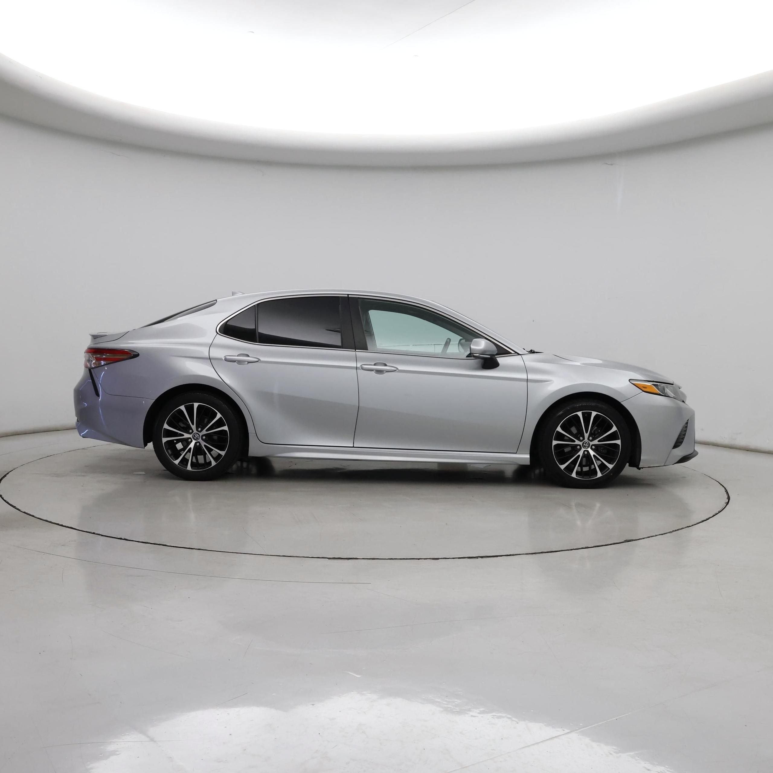 Thumbnail: 2019 Toyota Camry - 7