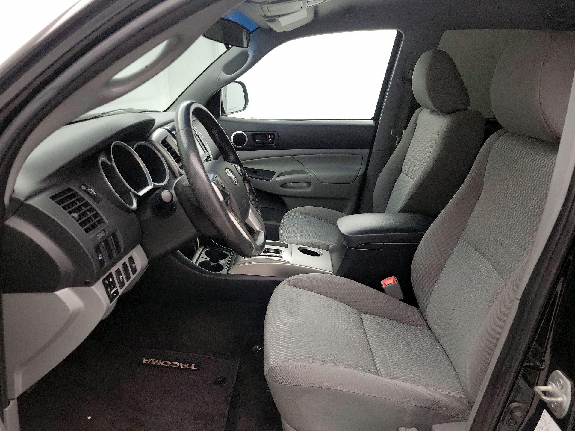Thumbnail: 2014 Toyota Tacoma - 11