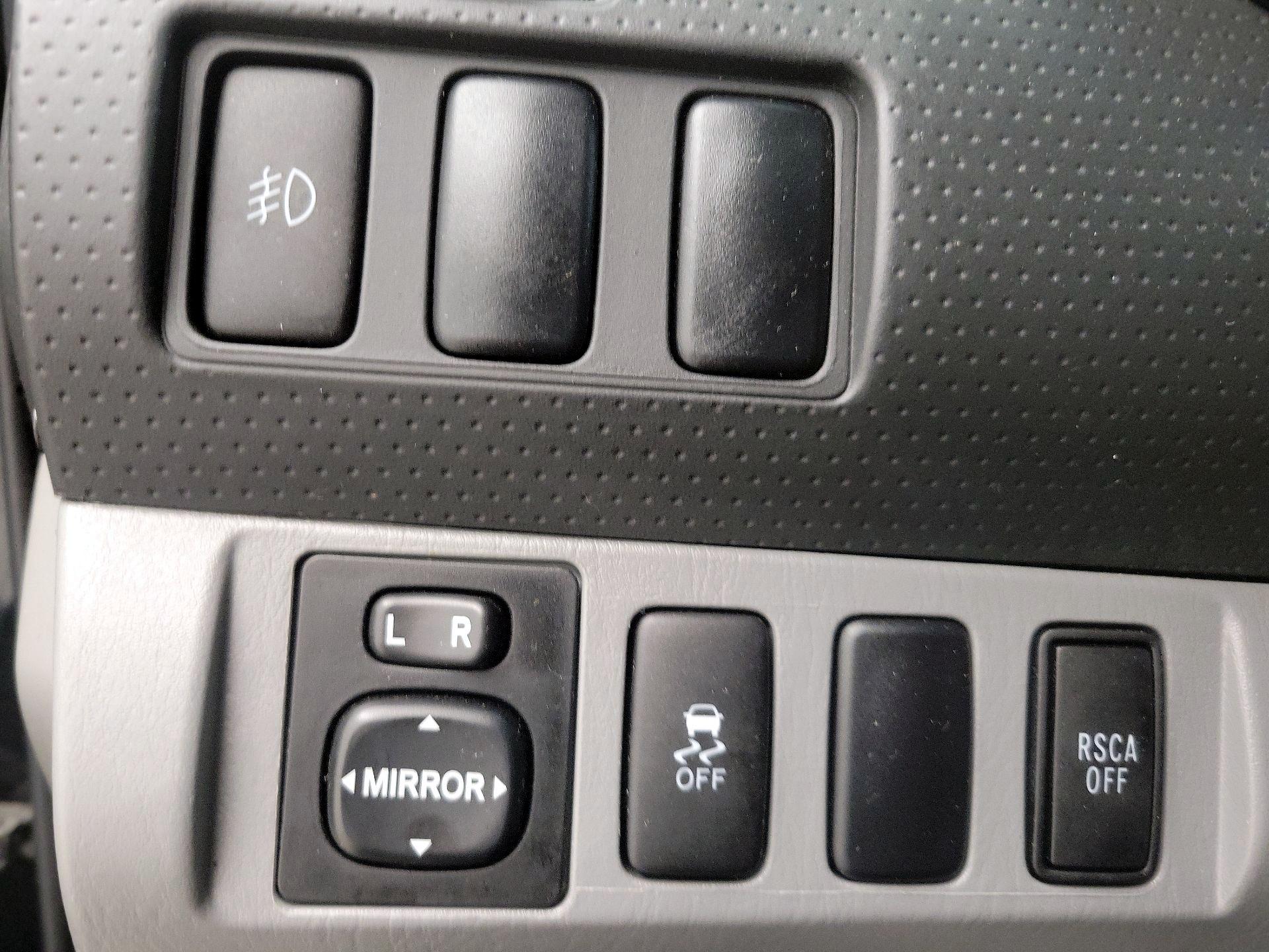 Thumbnail: 2014 Toyota Tacoma - 13