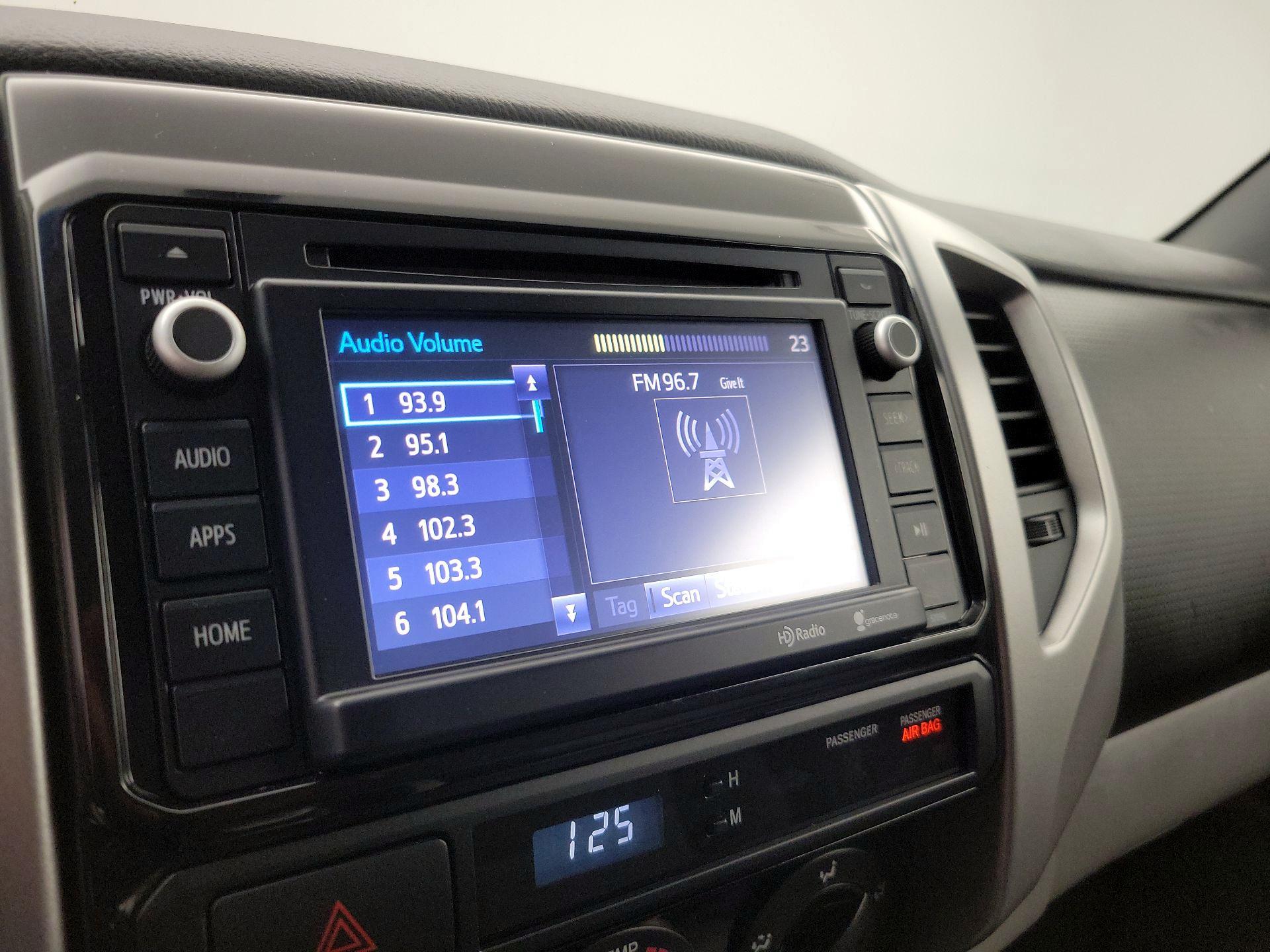 Thumbnail: 2014 Toyota Tacoma - 15