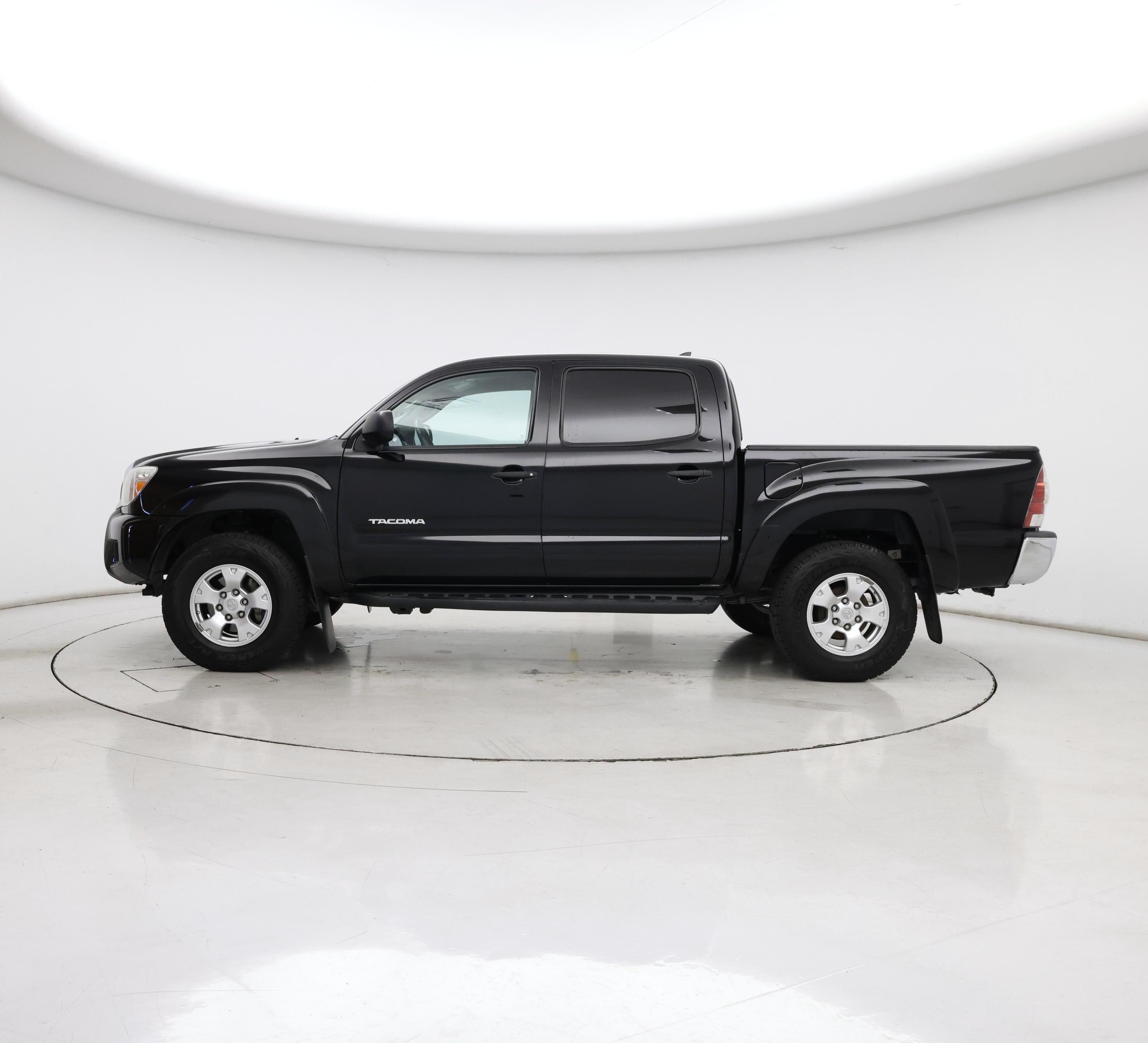 Thumbnail: 2014 Toyota Tacoma - 3