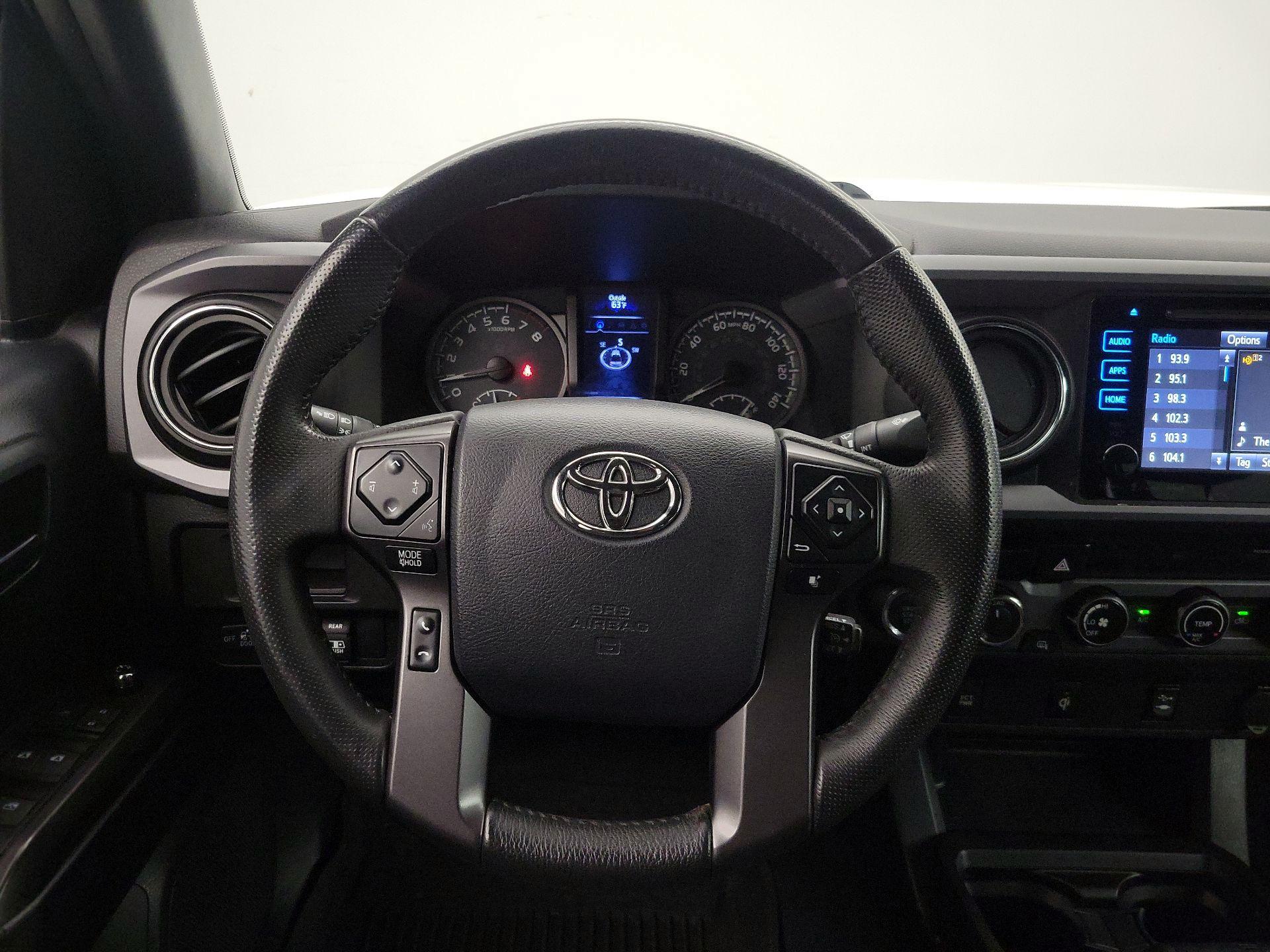 Thumbnail: 2017 Toyota Tacoma - 10