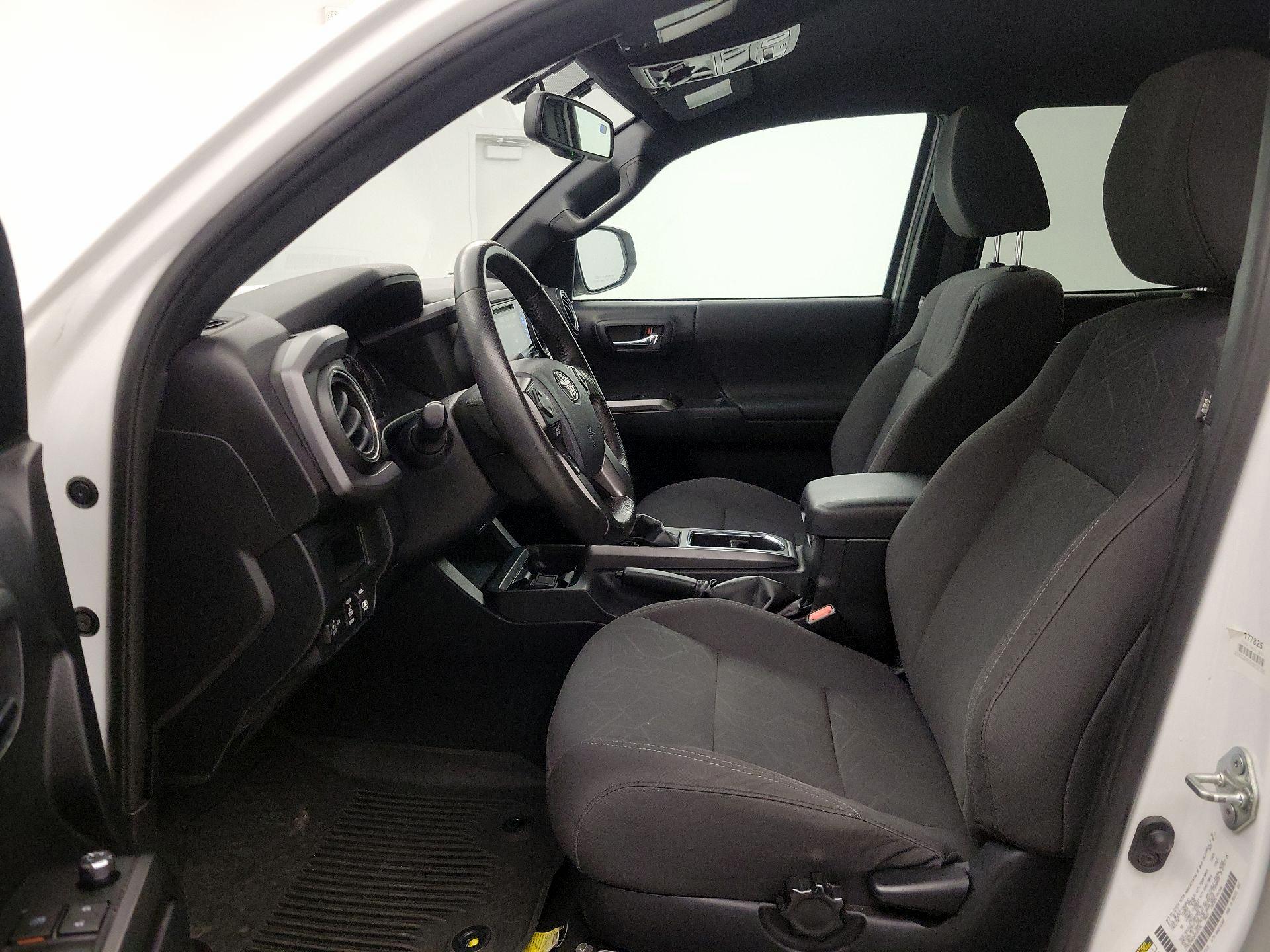 Thumbnail: 2017 Toyota Tacoma - 11