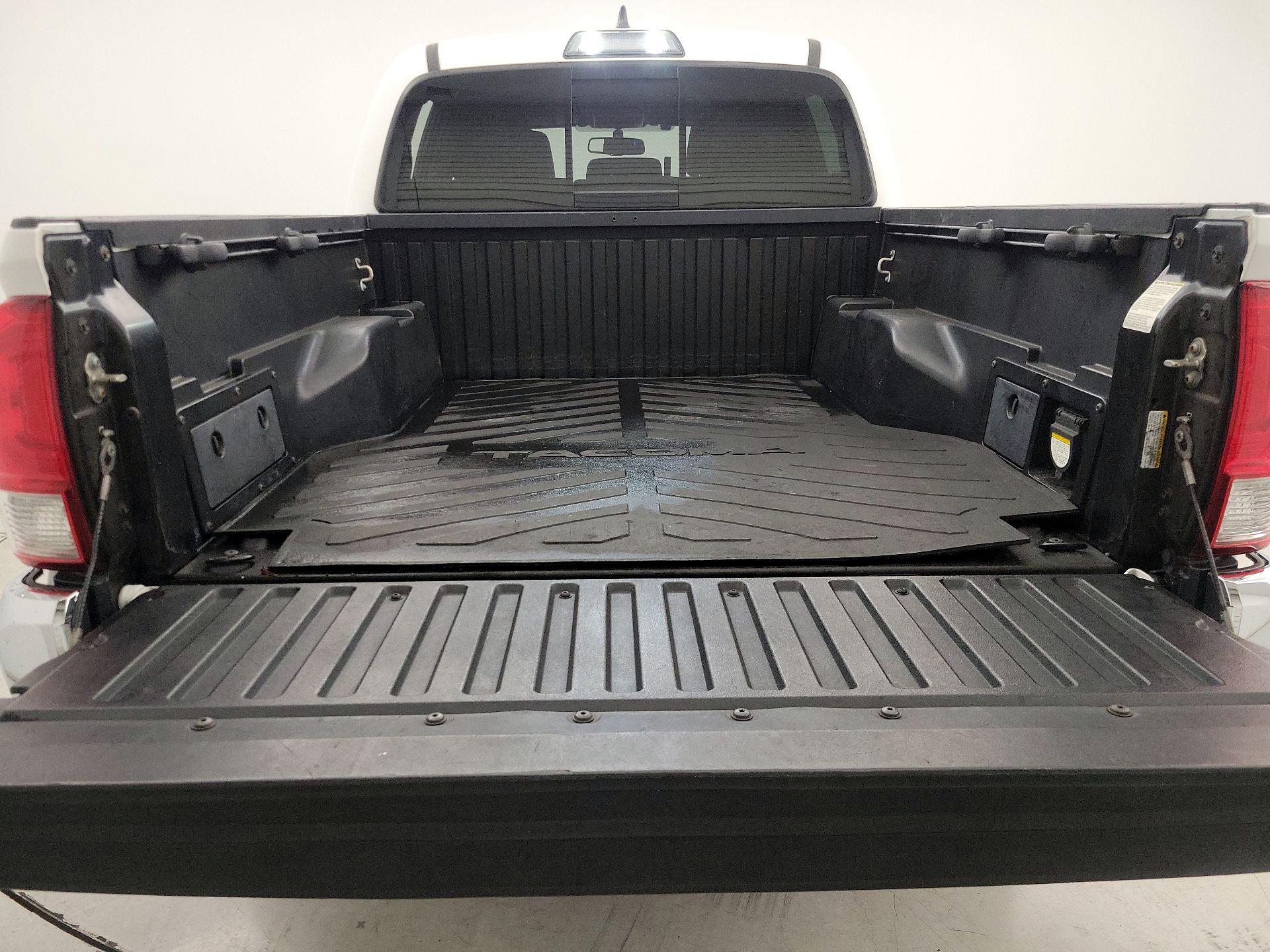 Thumbnail: 2017 Toyota Tacoma - 20