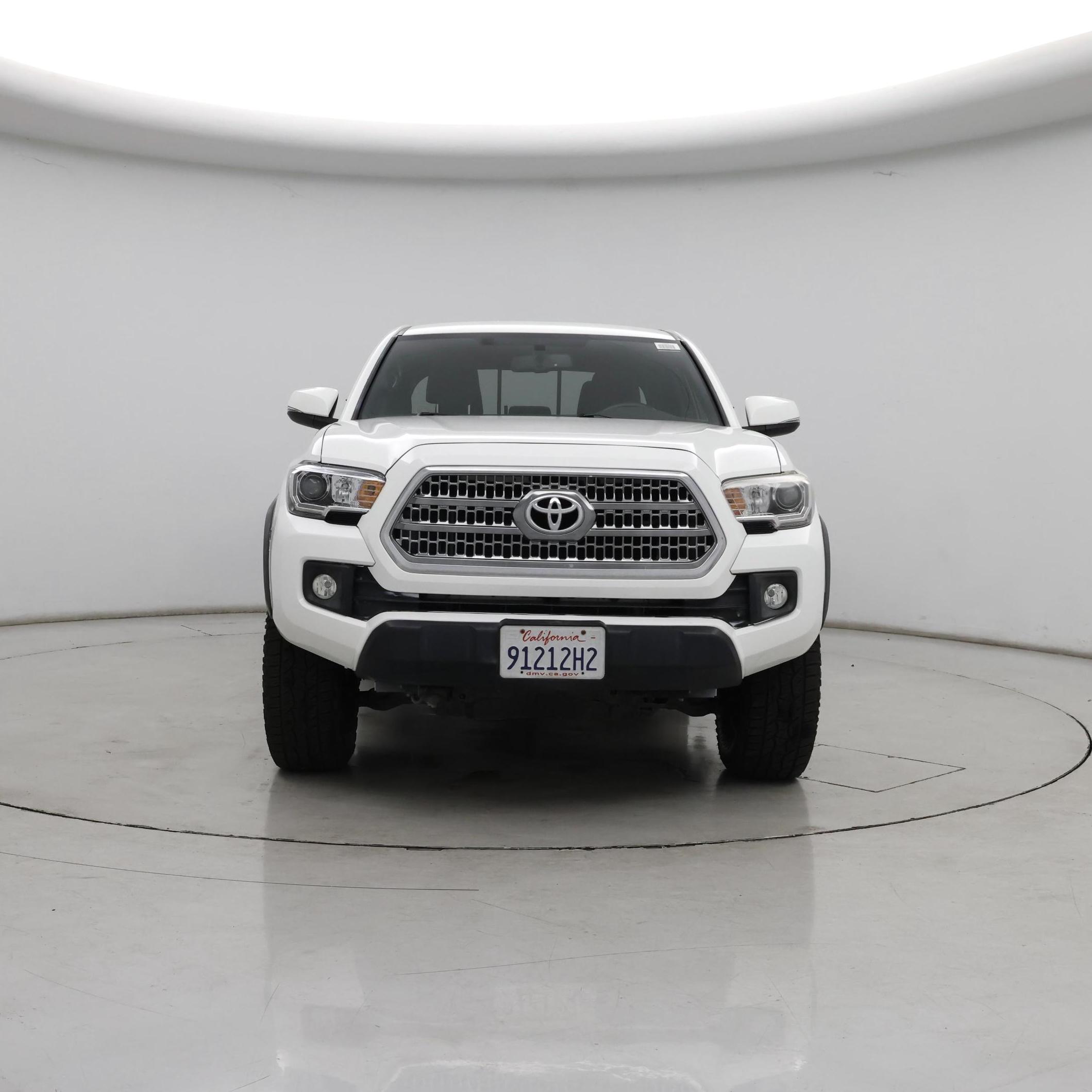Thumbnail: 2017 Toyota Tacoma - 5