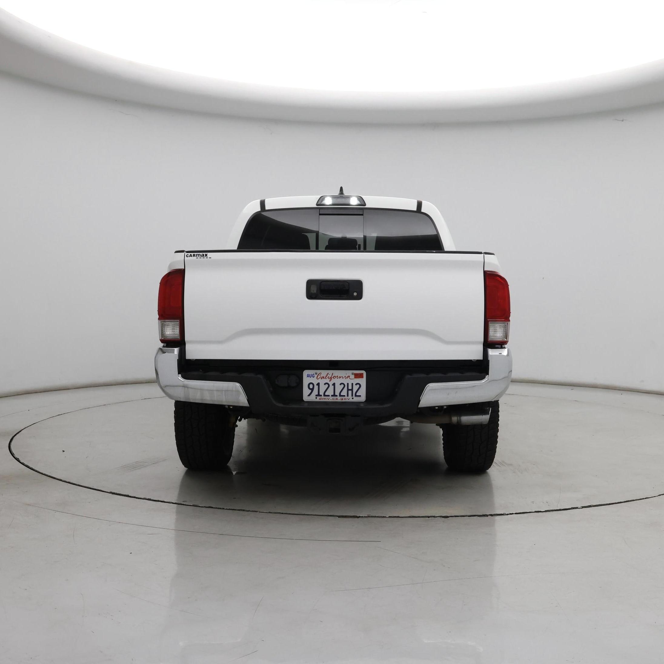 Thumbnail: 2017 Toyota Tacoma - 6