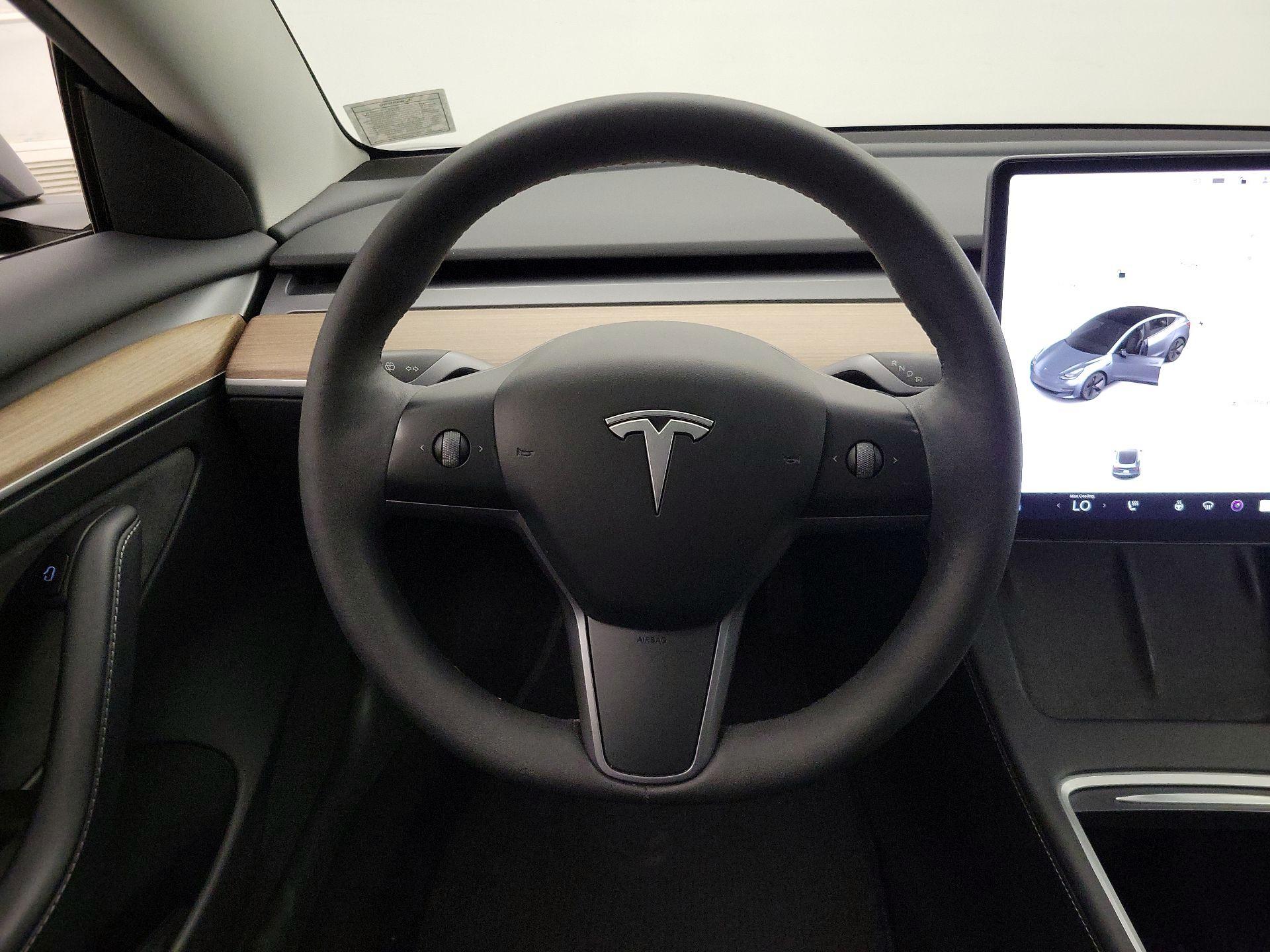 Thumbnail: 2023 Tesla Model 3 - 10