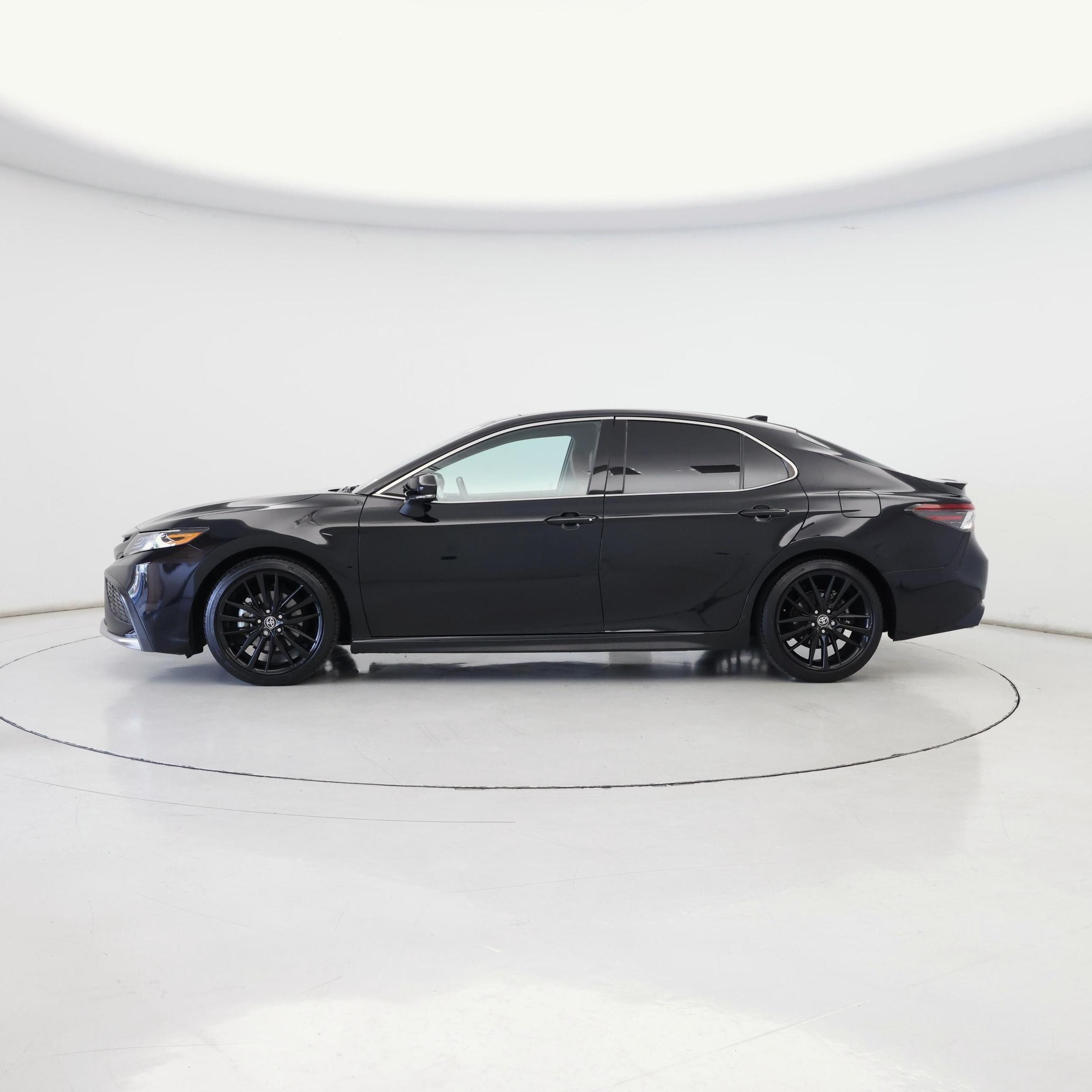 Thumbnail: 2022 Toyota Camry - 3