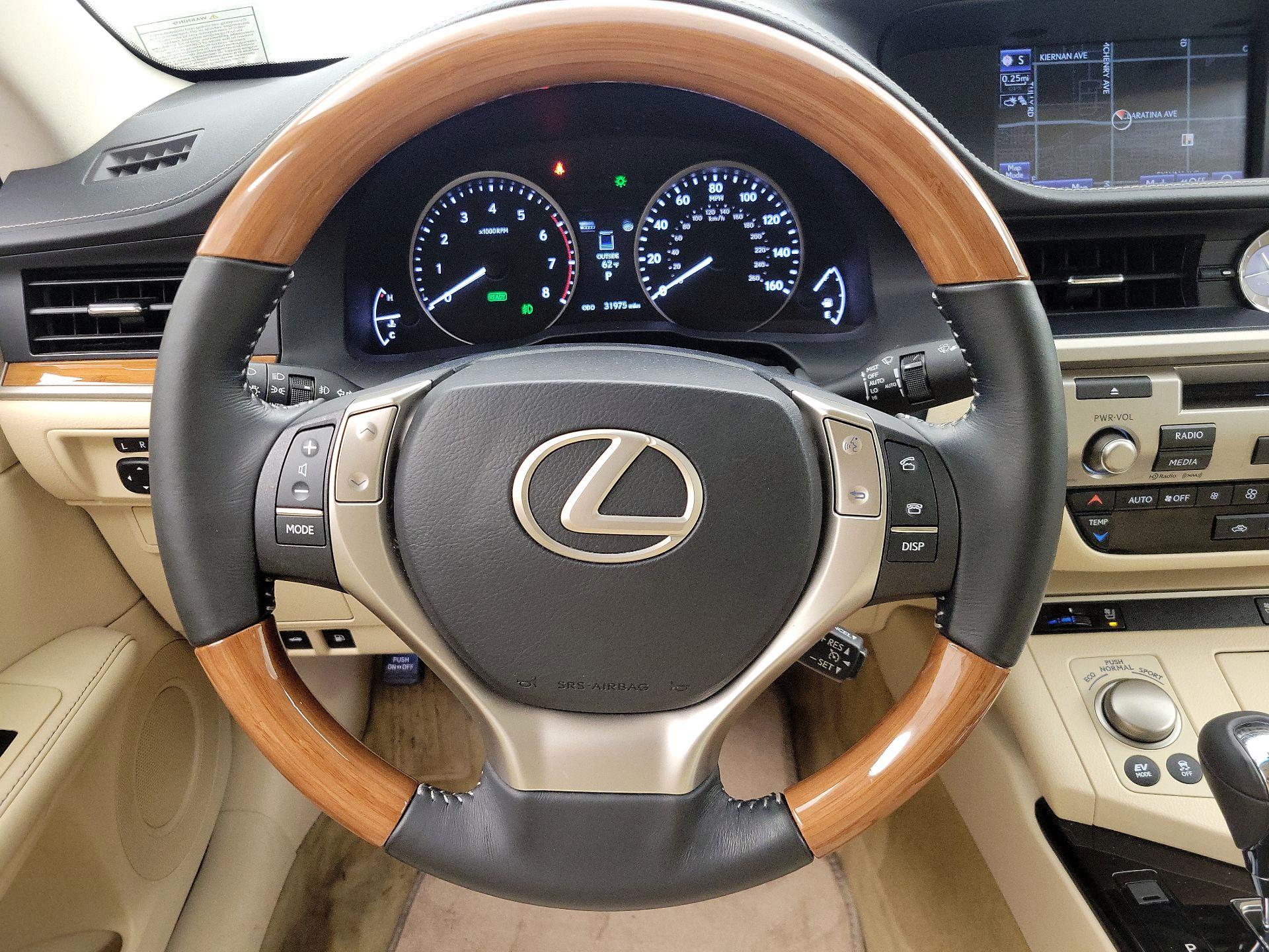 Thumbnail: 2014 Lexus ES - 10