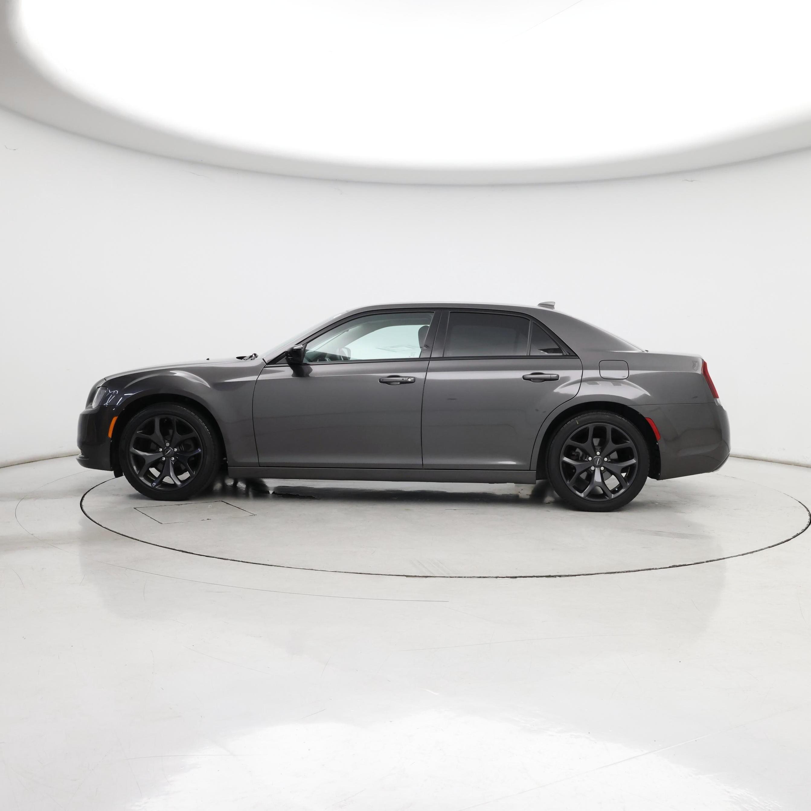 Thumbnail: 2020 Chrysler 300 - 3