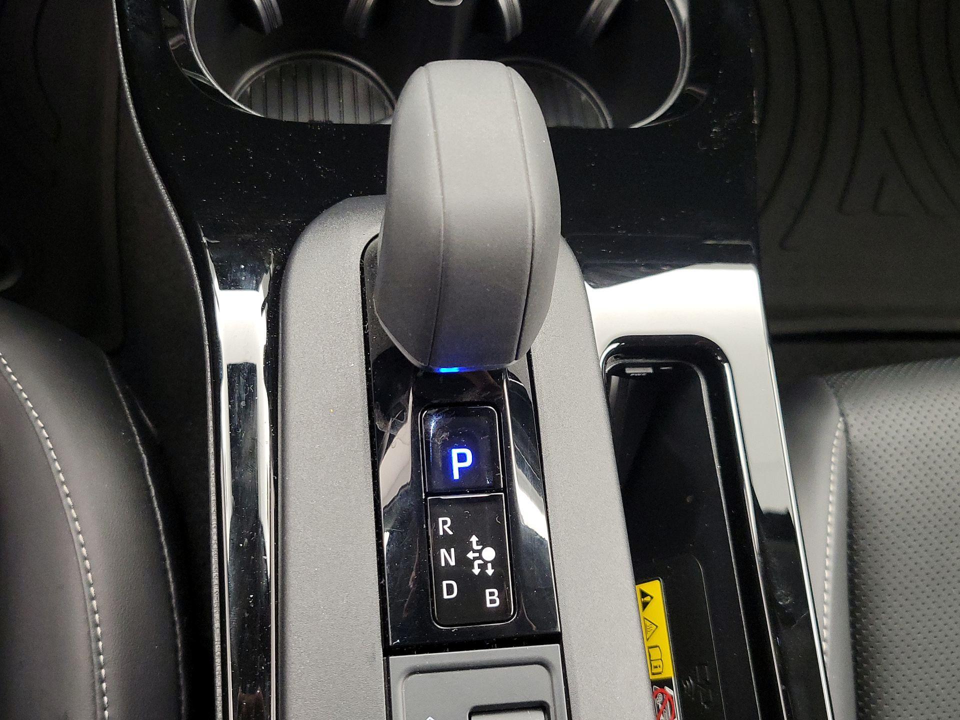 Thumbnail: 2023 Toyota Prius - 17
