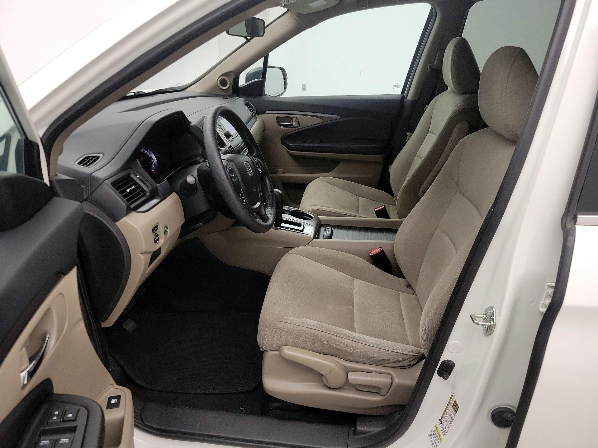 Thumbnail: 2016 Honda Pilot - 11