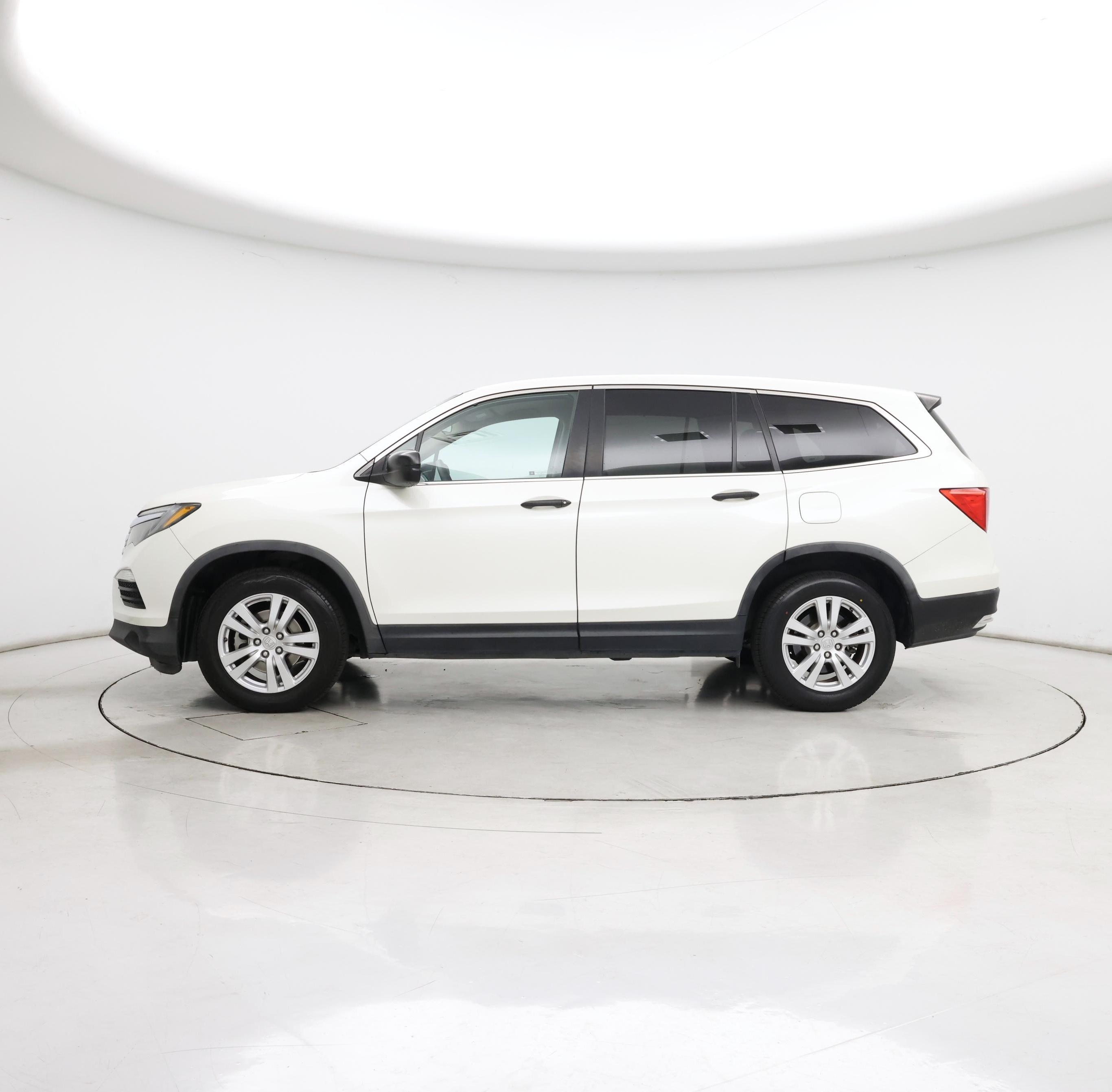 Thumbnail: 2016 Honda Pilot - 3