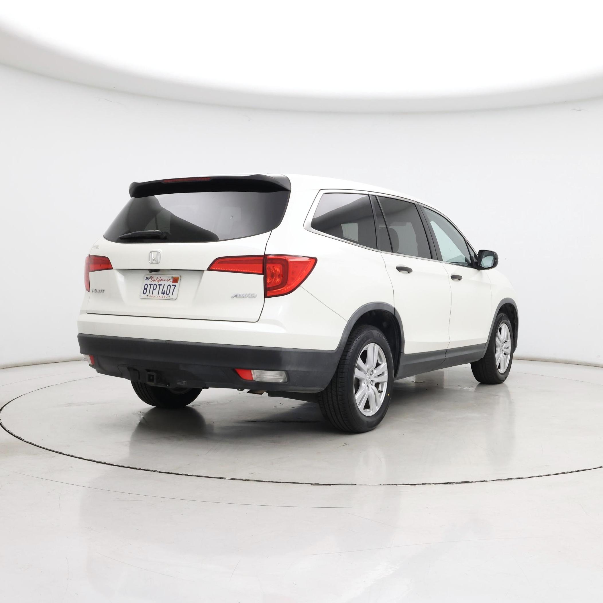 Thumbnail: 2016 Honda Pilot - 8