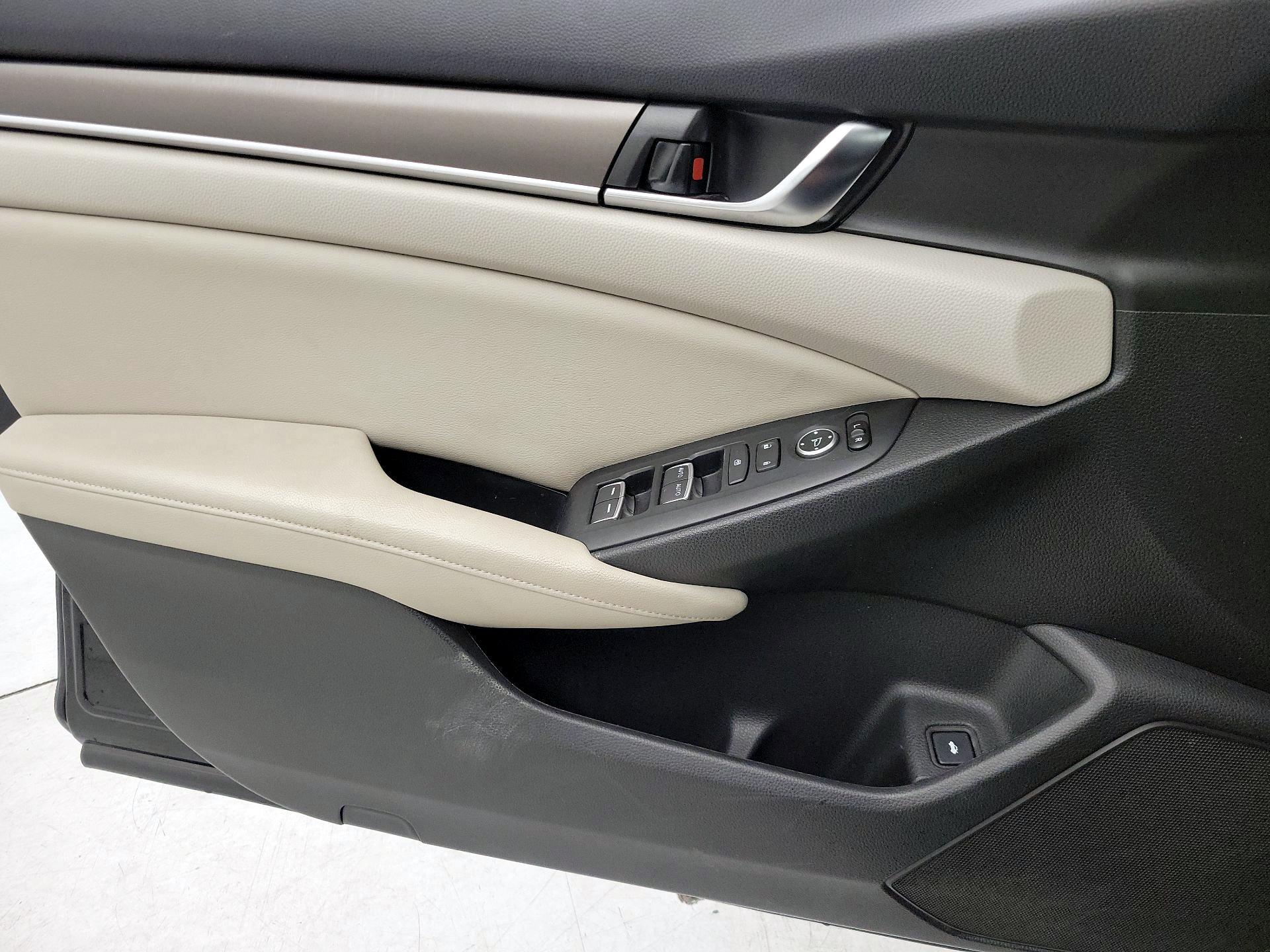 Thumbnail: 2018 Honda Accord - 12