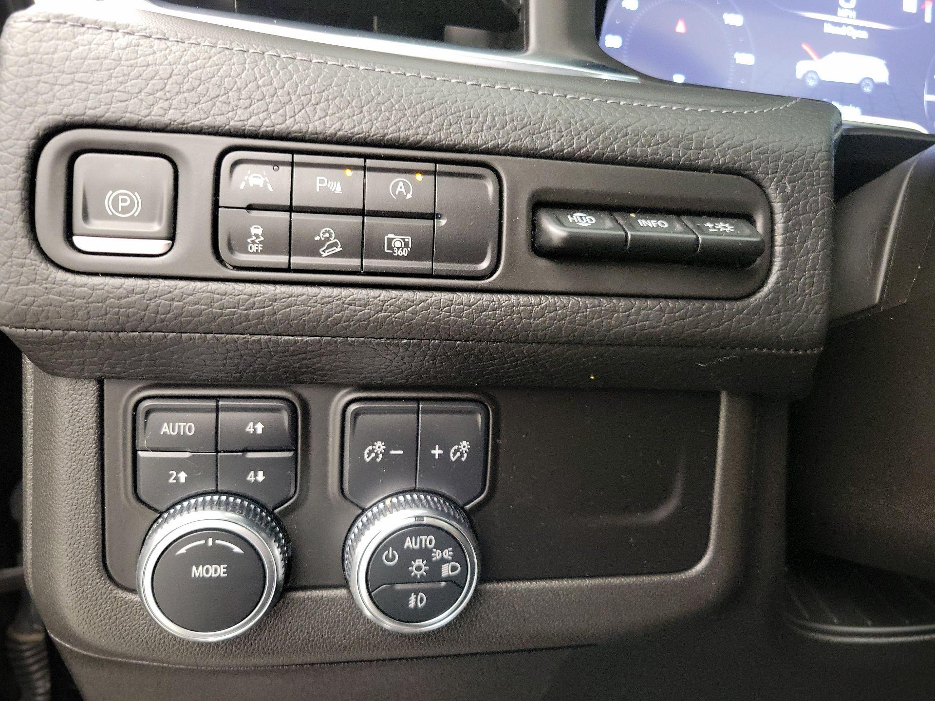 Thumbnail: 2023 GMC Yukon XL - 13