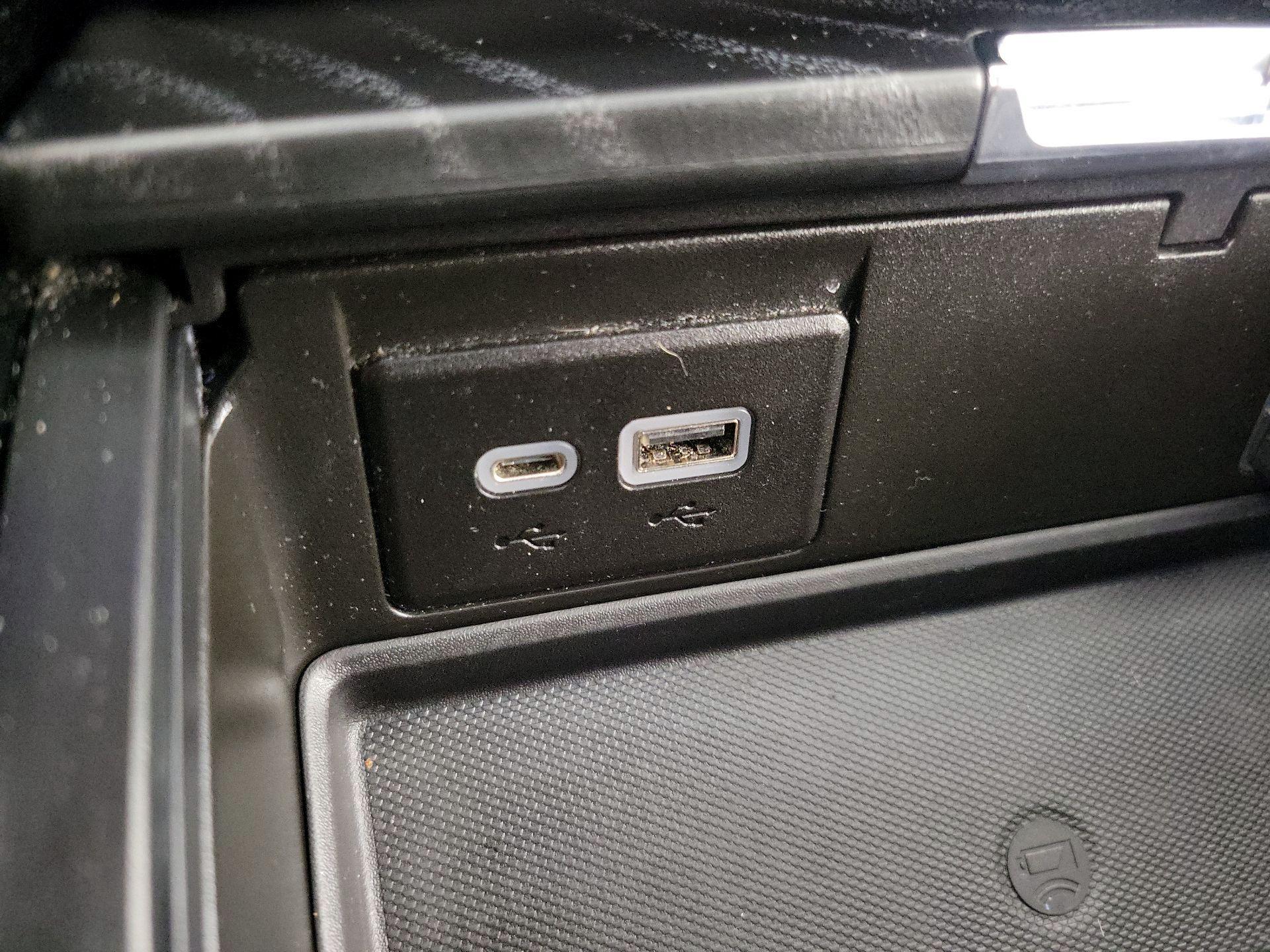 Thumbnail: 2023 GMC Yukon XL - 19