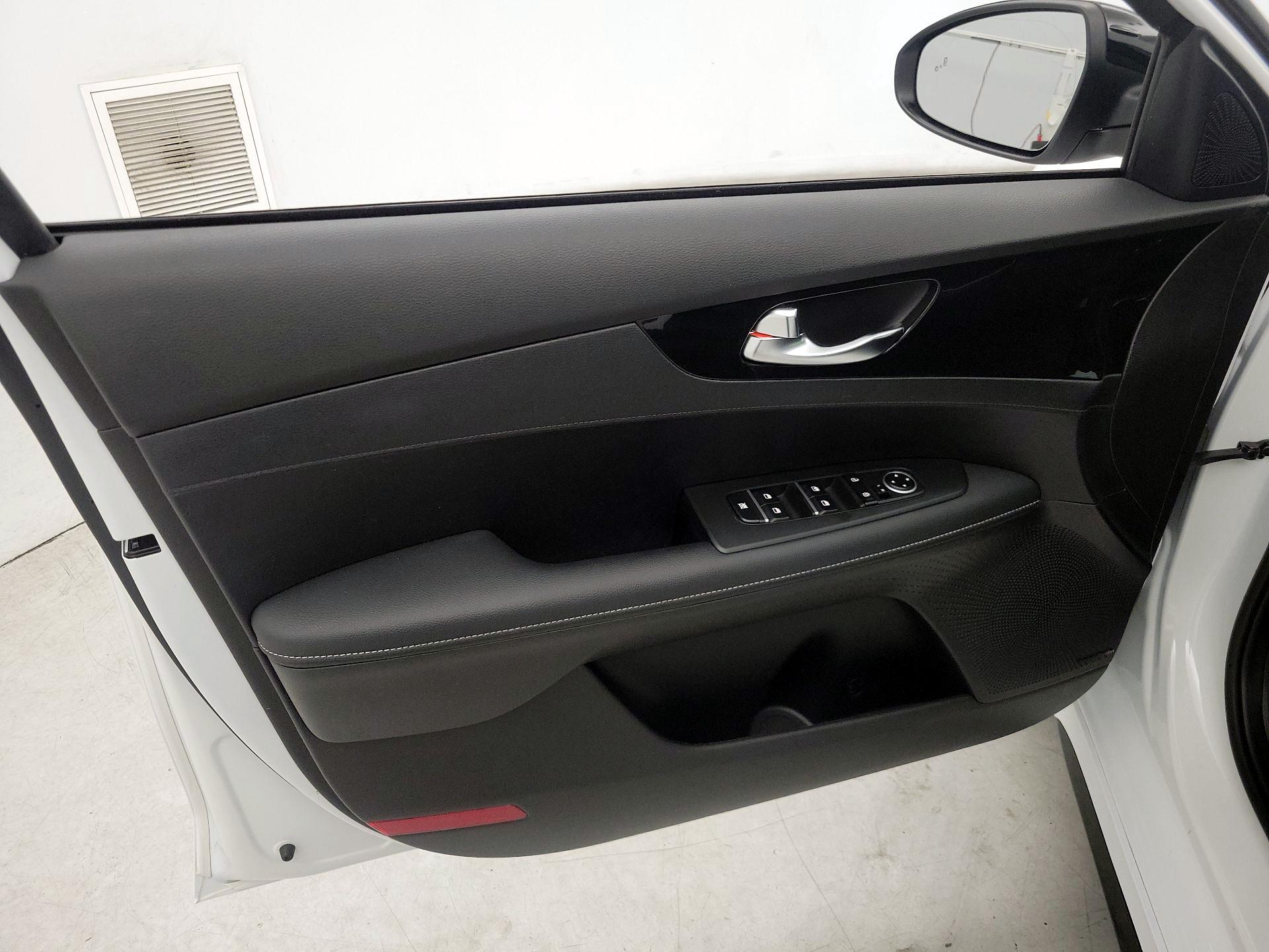 Thumbnail: 2024 Kia Forte - 12