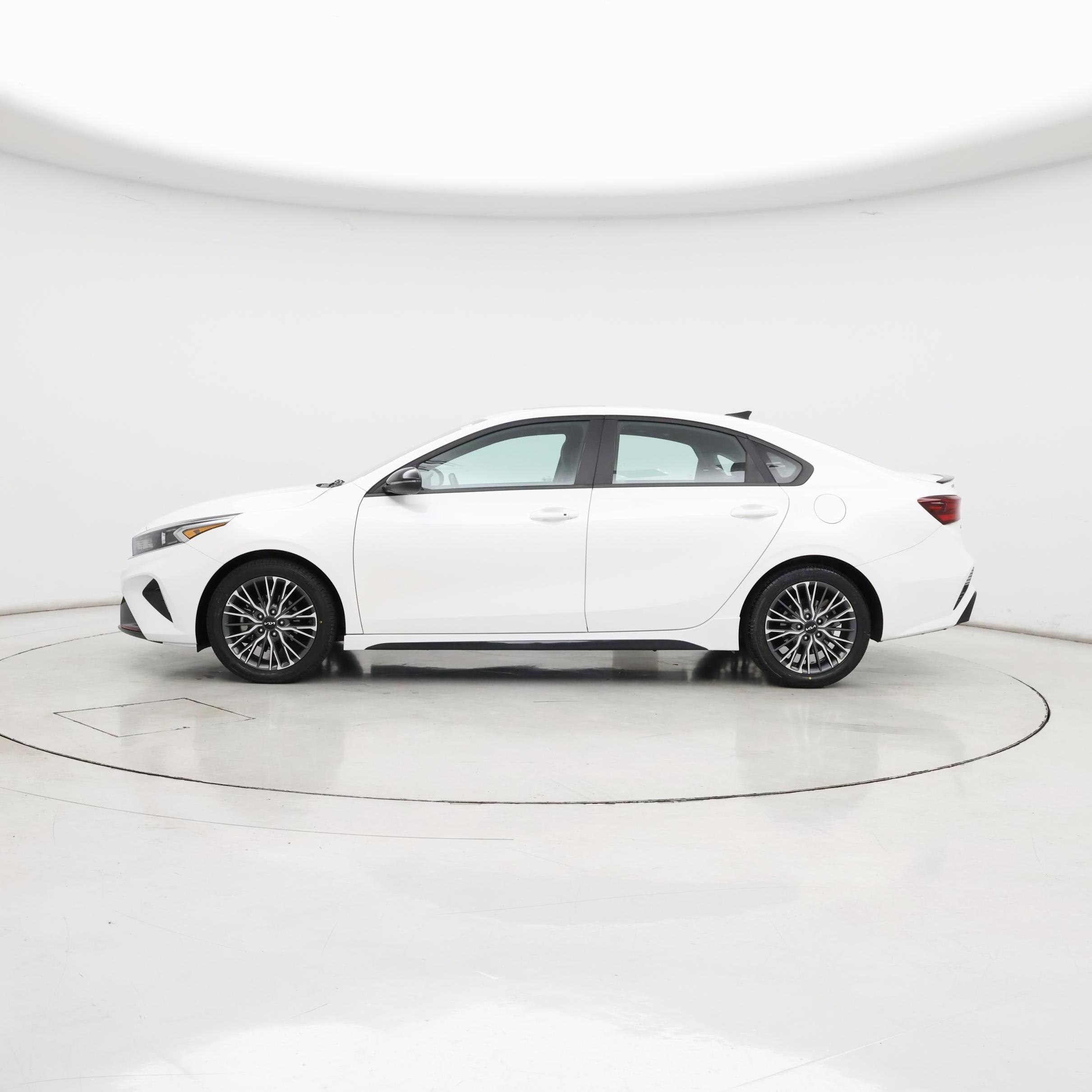 Thumbnail: 2024 Kia Forte - 3