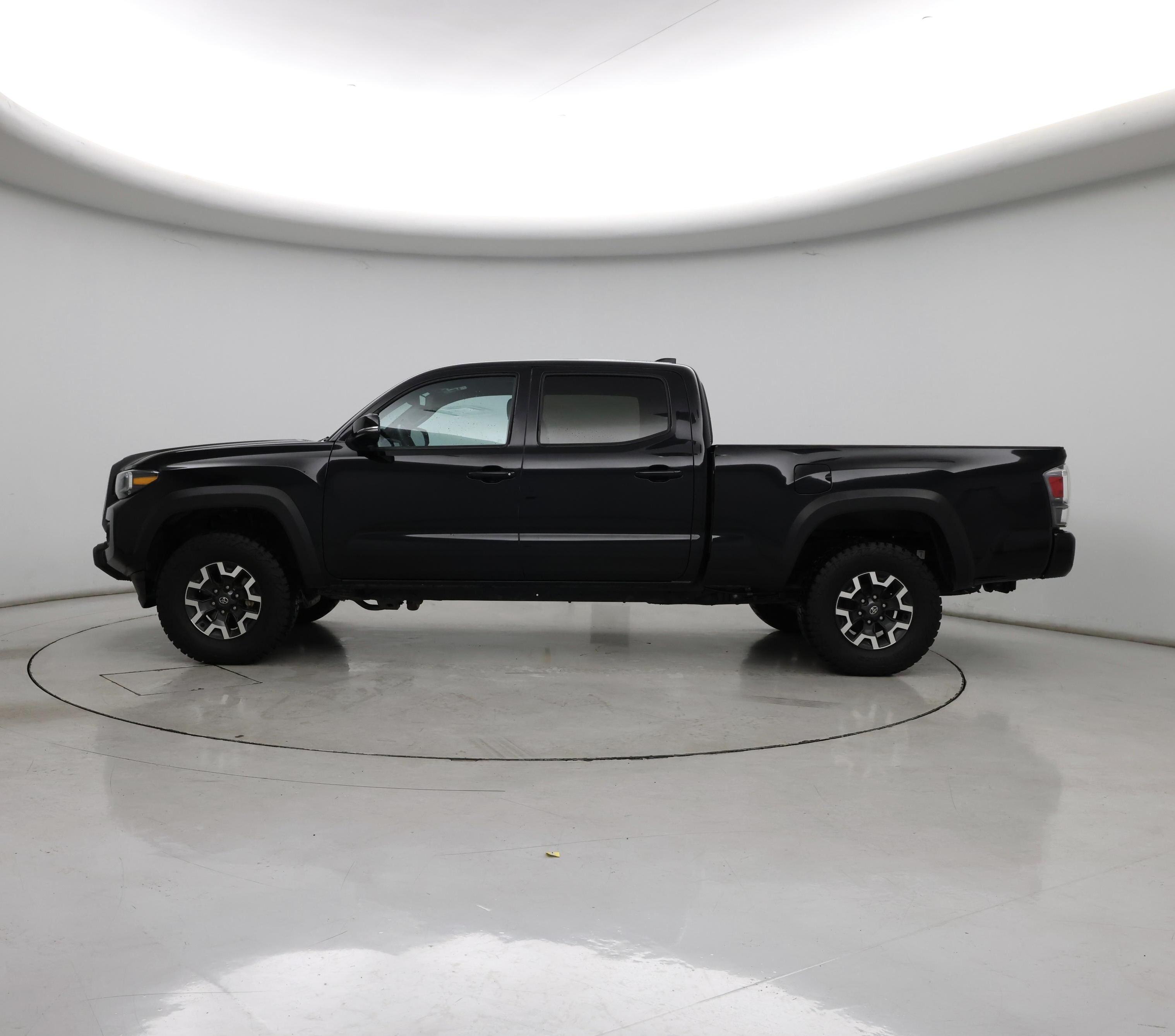 Thumbnail: 2021 Toyota Tacoma - 3