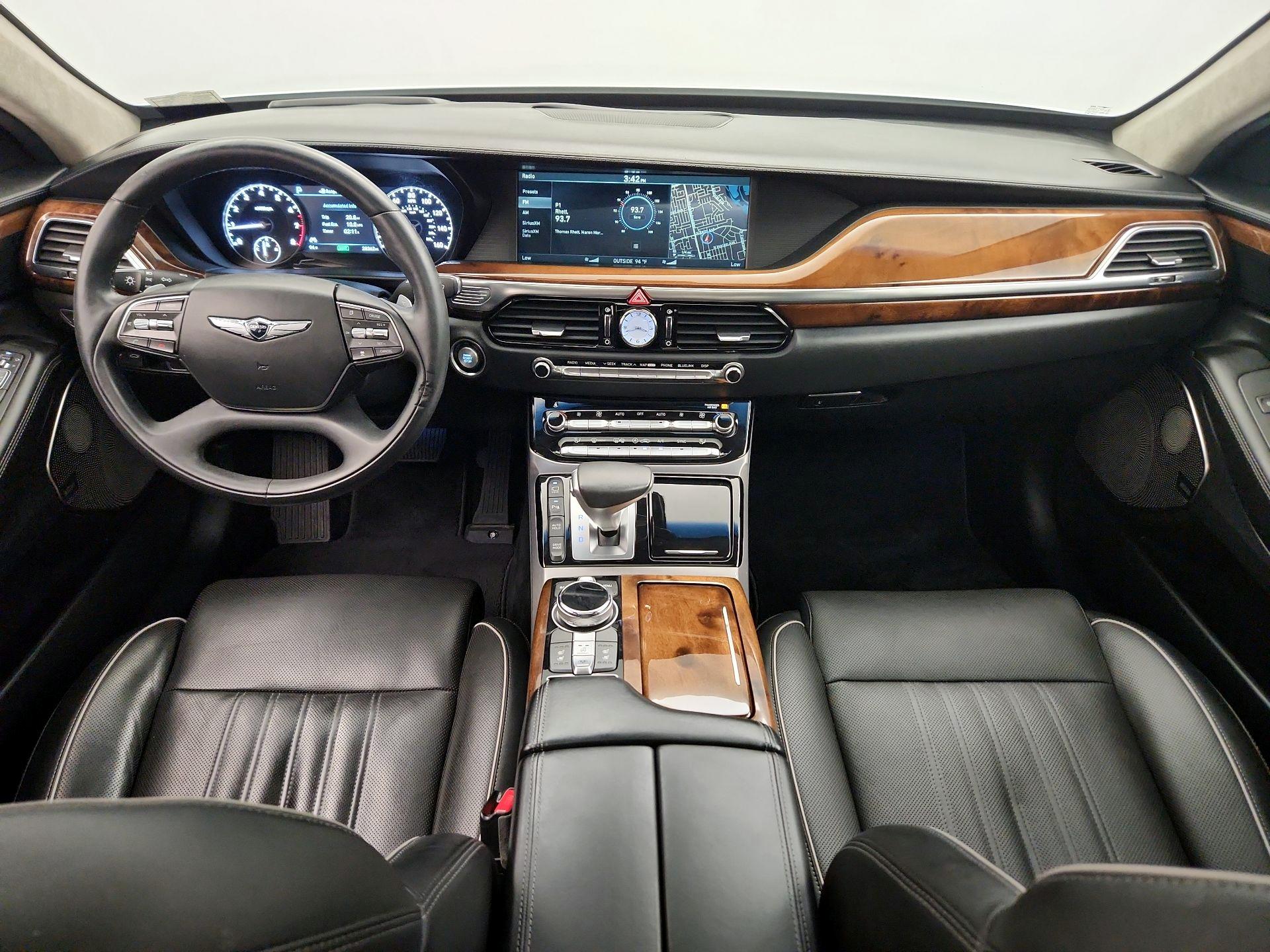Thumbnail: 2017 Genesis G90 - 9