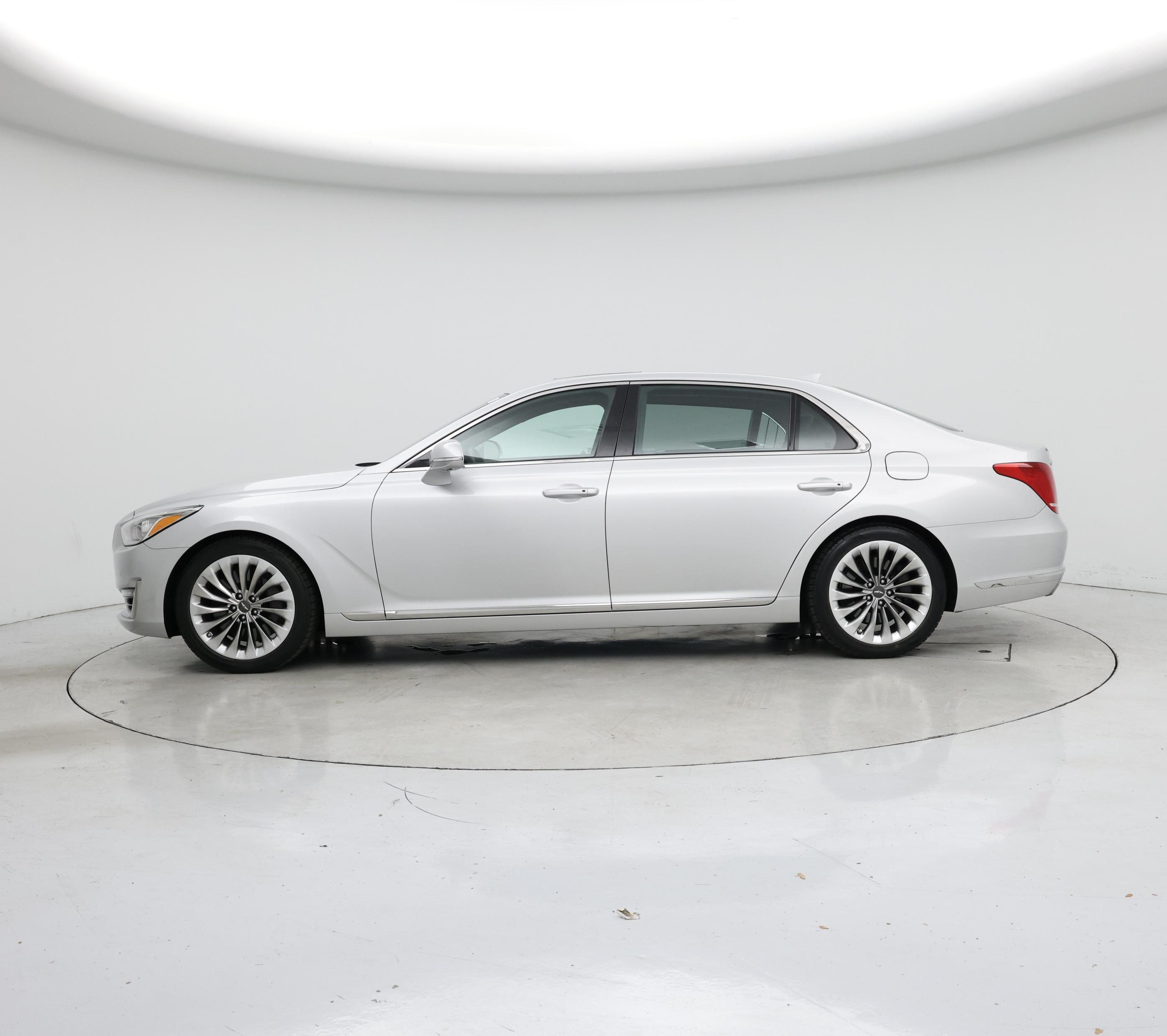 Thumbnail: 2017 Genesis G90 - 3