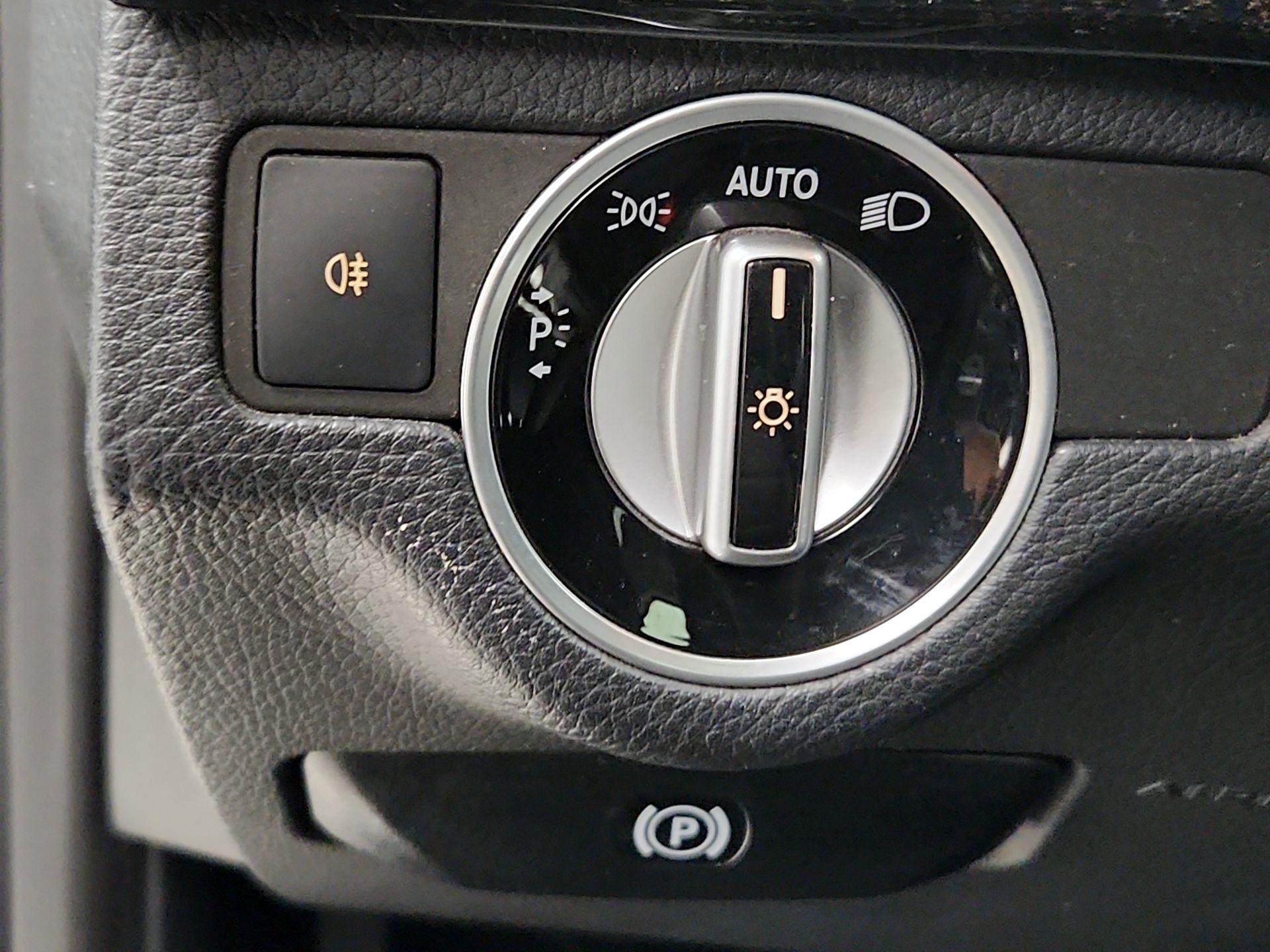 Thumbnail: 2015 Mercedes-Benz GLK - 13