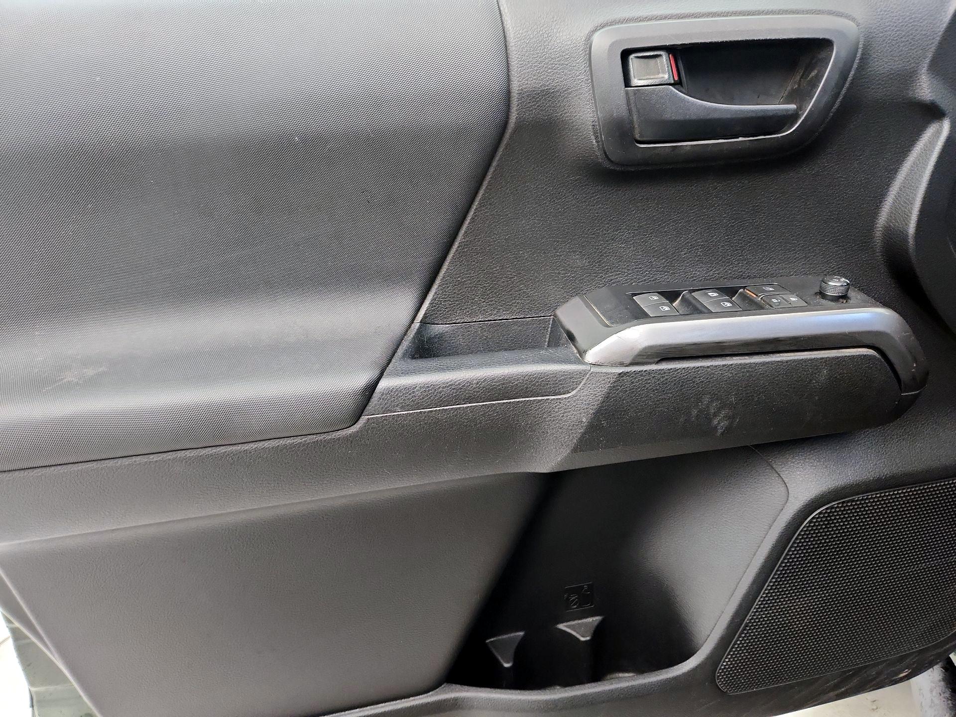 Thumbnail: 2021 Toyota Tacoma - 12