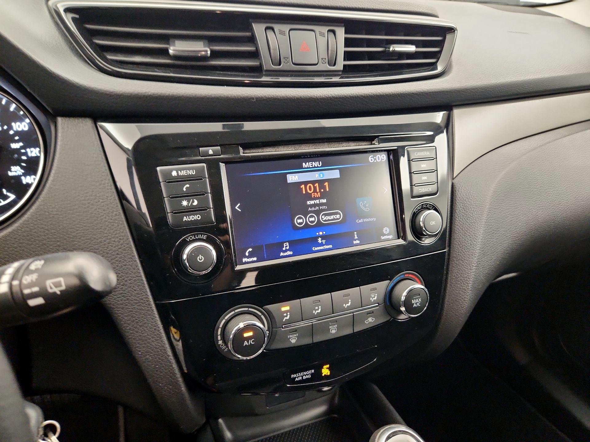 Thumbnail: 2019 Nissan Rogue Sport - 15