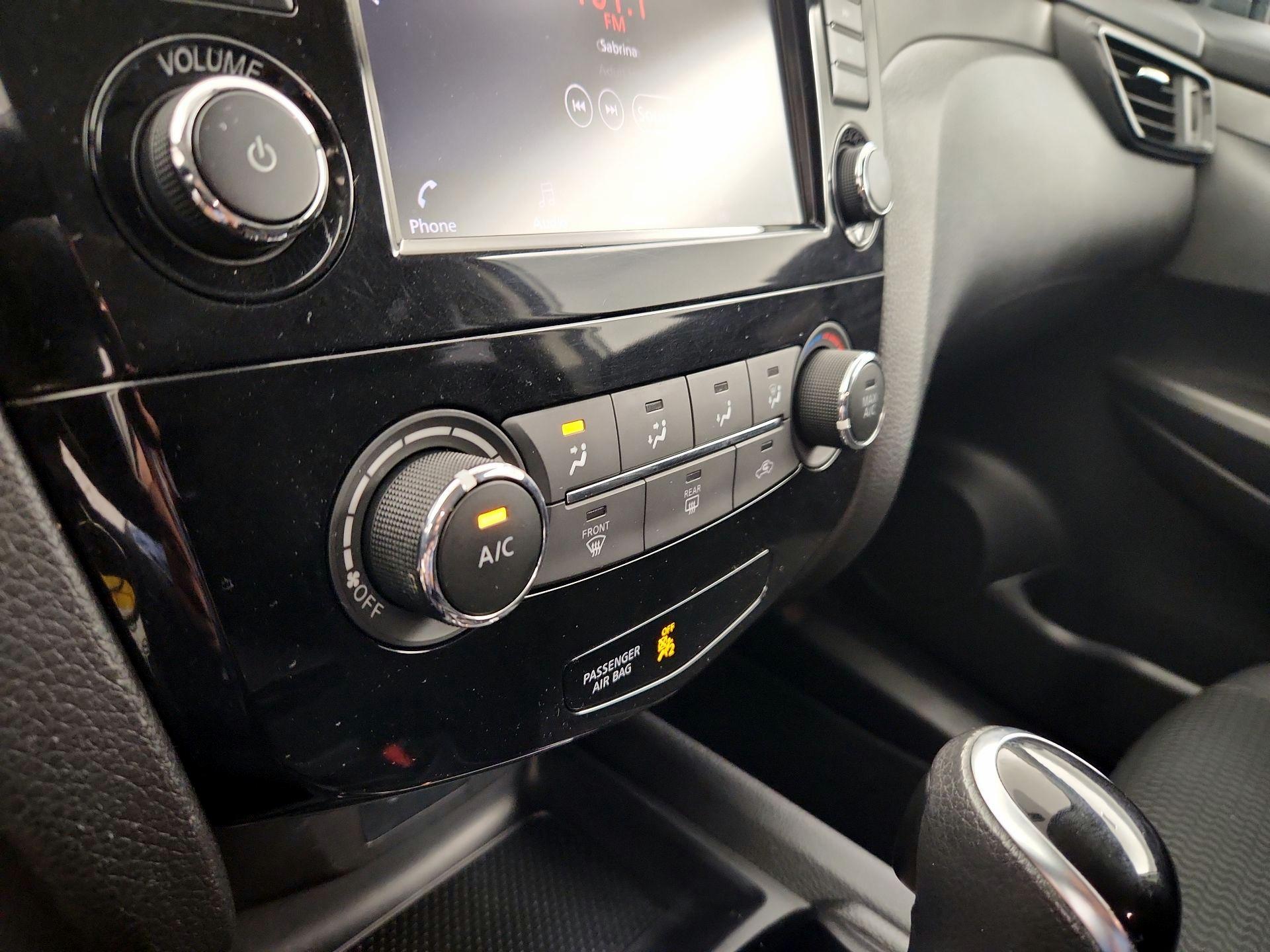 Thumbnail: 2019 Nissan Rogue Sport - 16